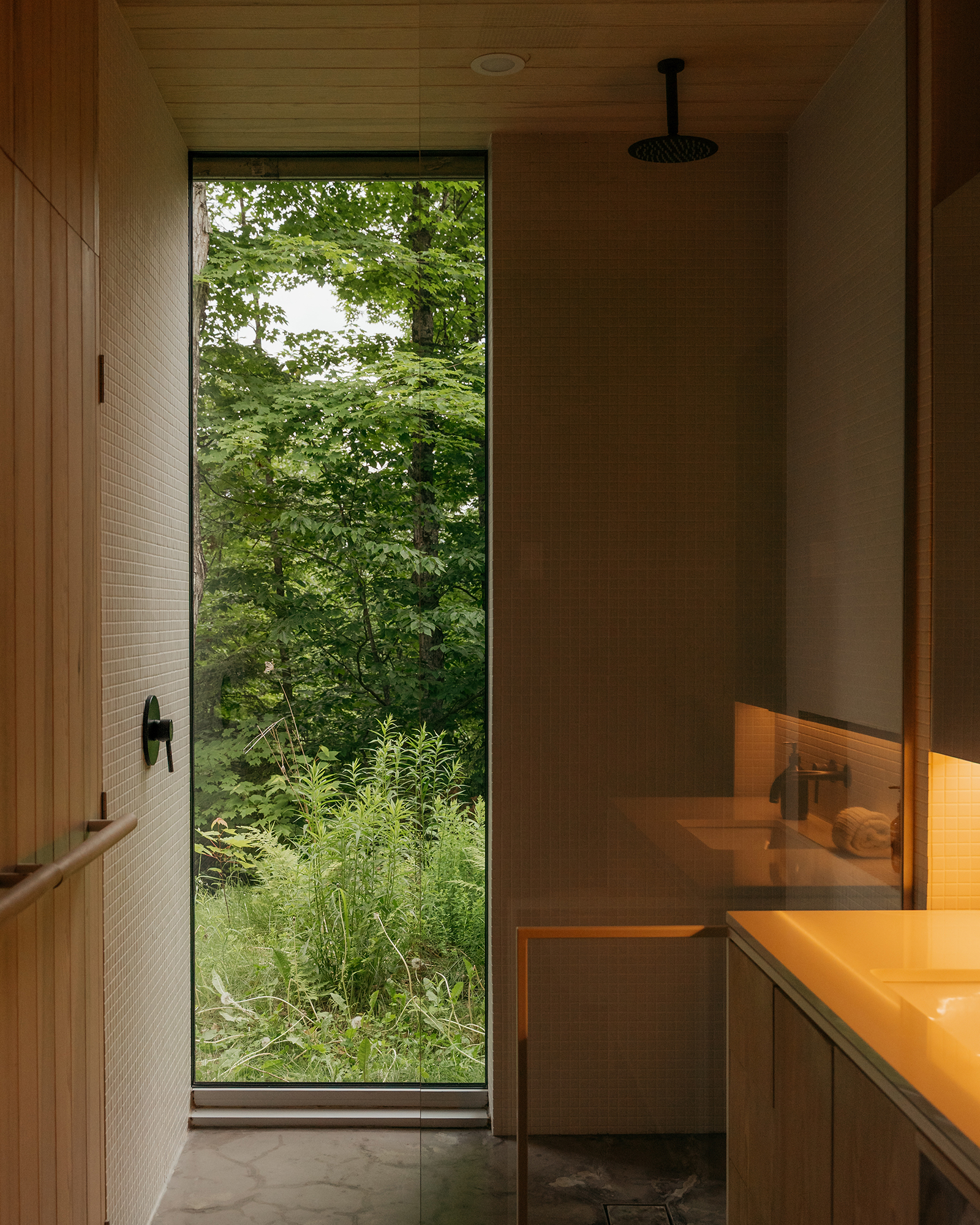hinterhouse_cabin_quebec-canada_interior-shower-bathroom.jpg