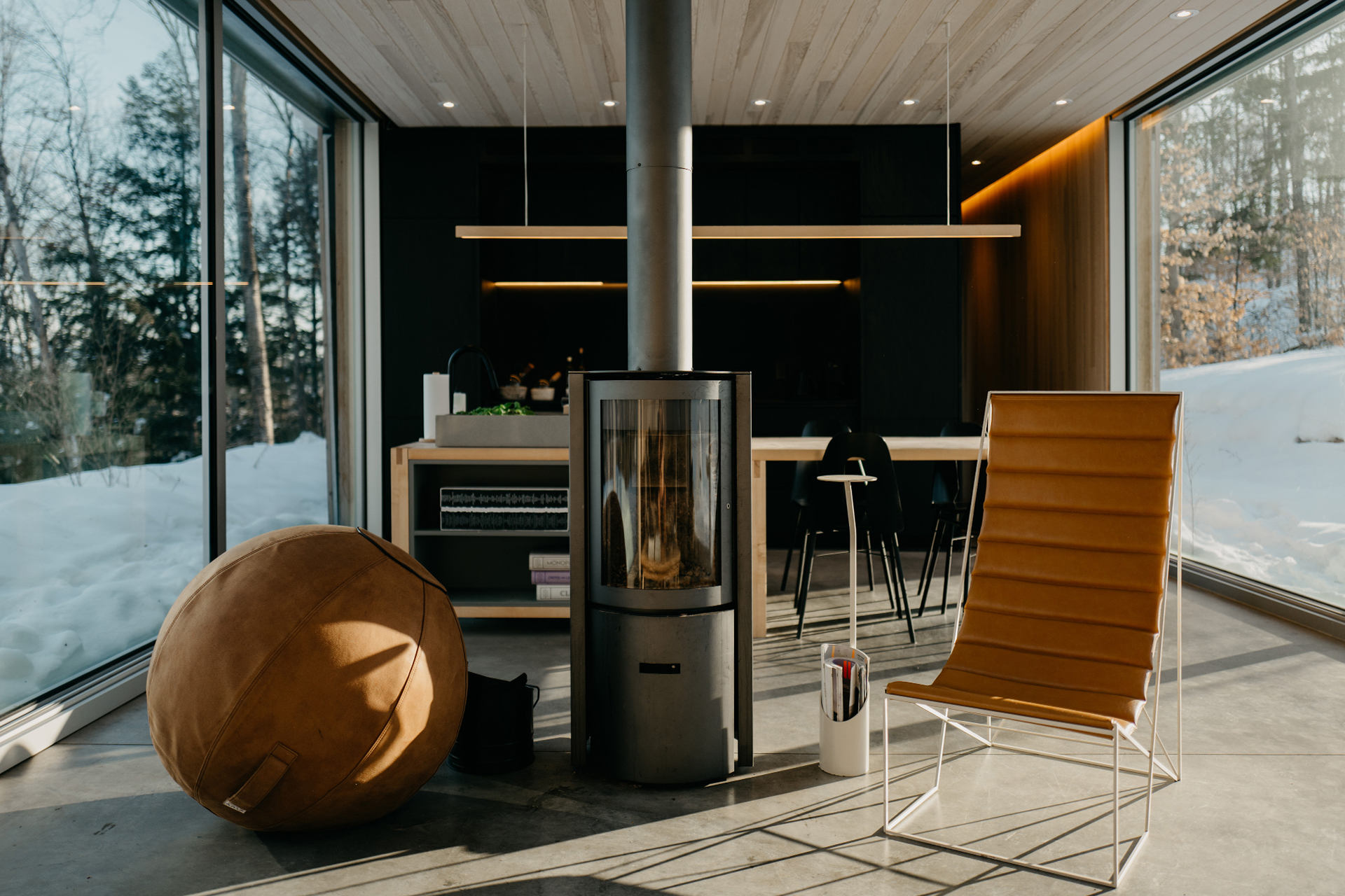 hinterhouse_cabin_quebec-canada_interior-space.jpg