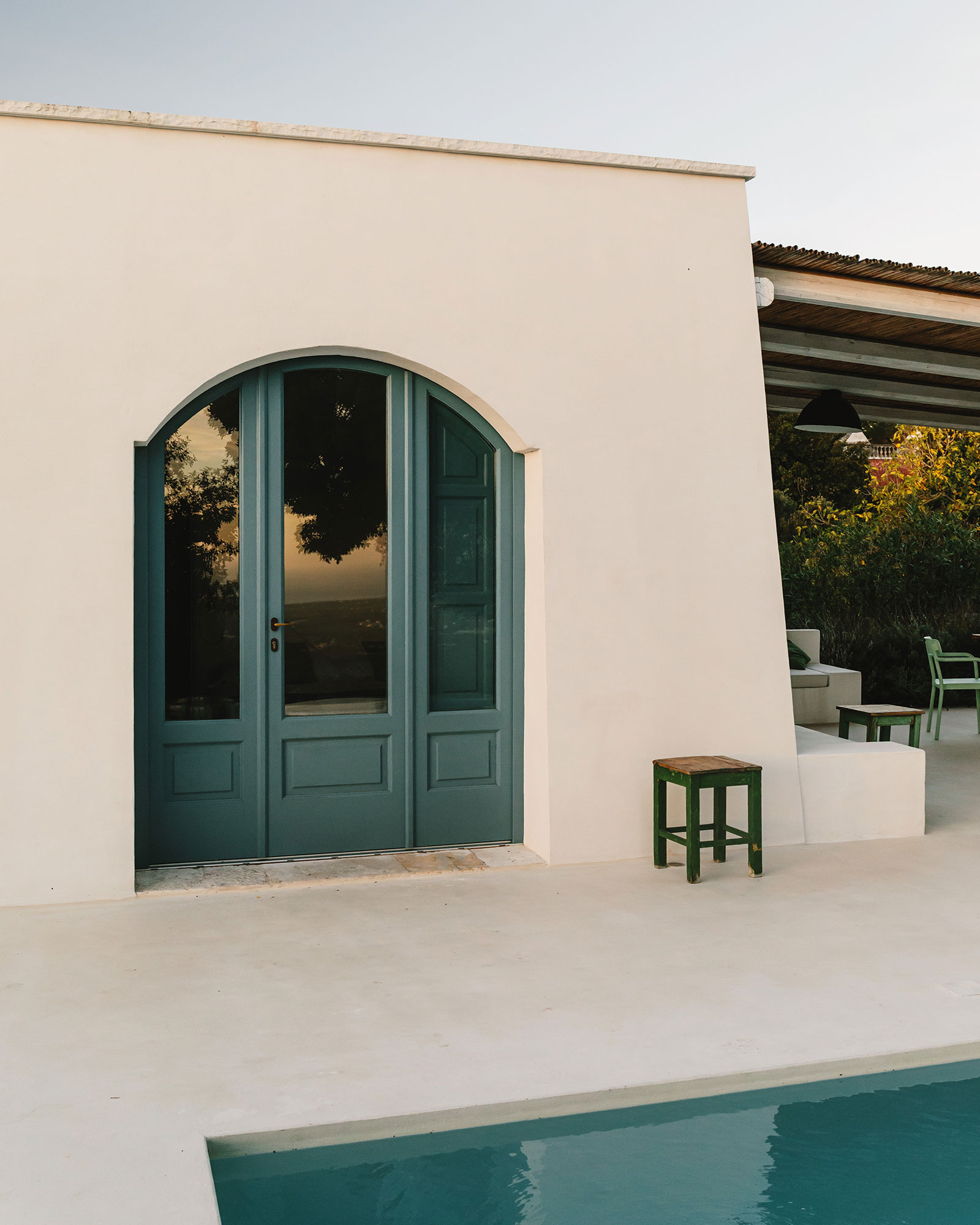 fasano-trullo_trullo_puglia-italy_exterior-door.jpg