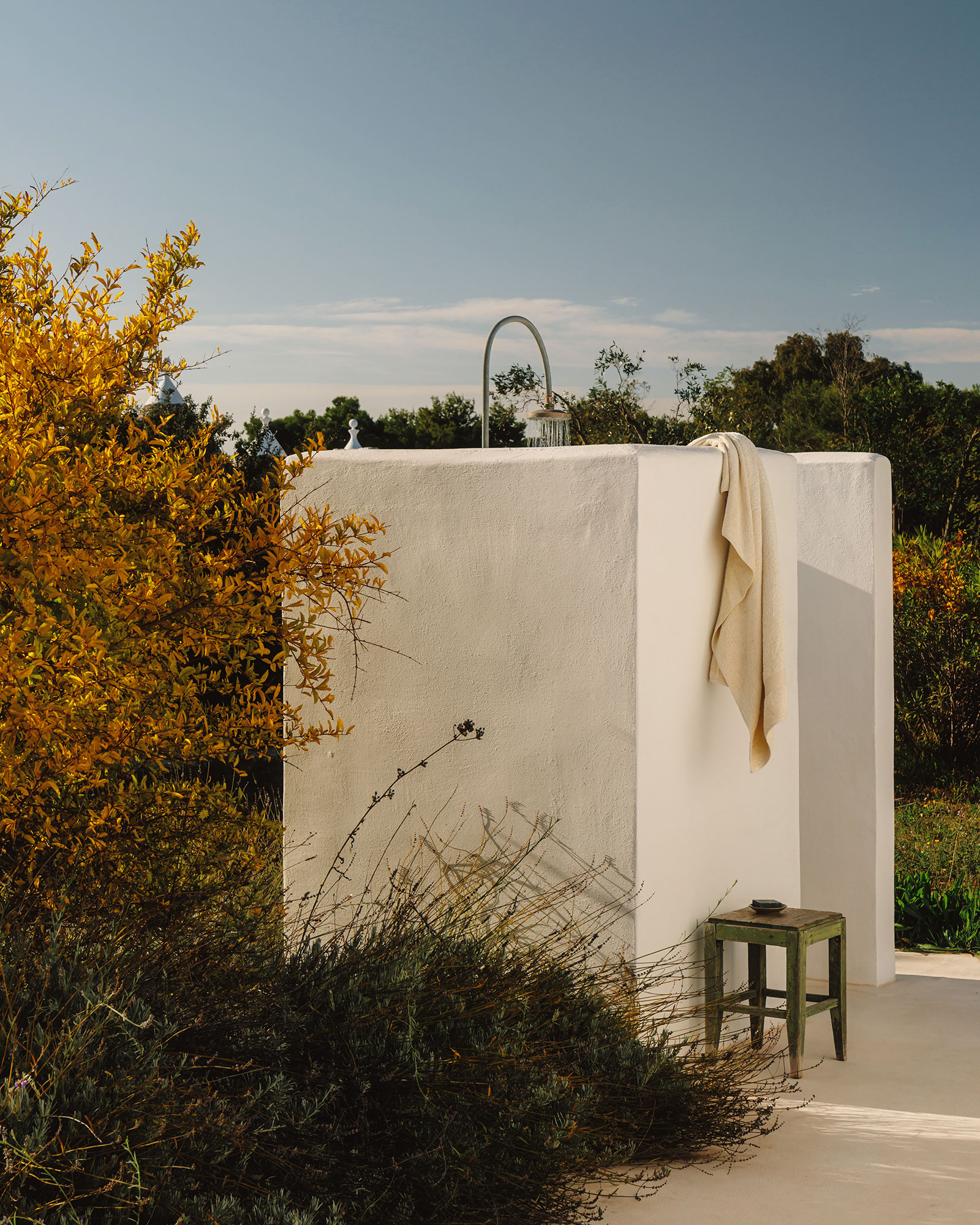 fasano-trullo_trullo_puglia-italy_exterior-shower-design.jpg