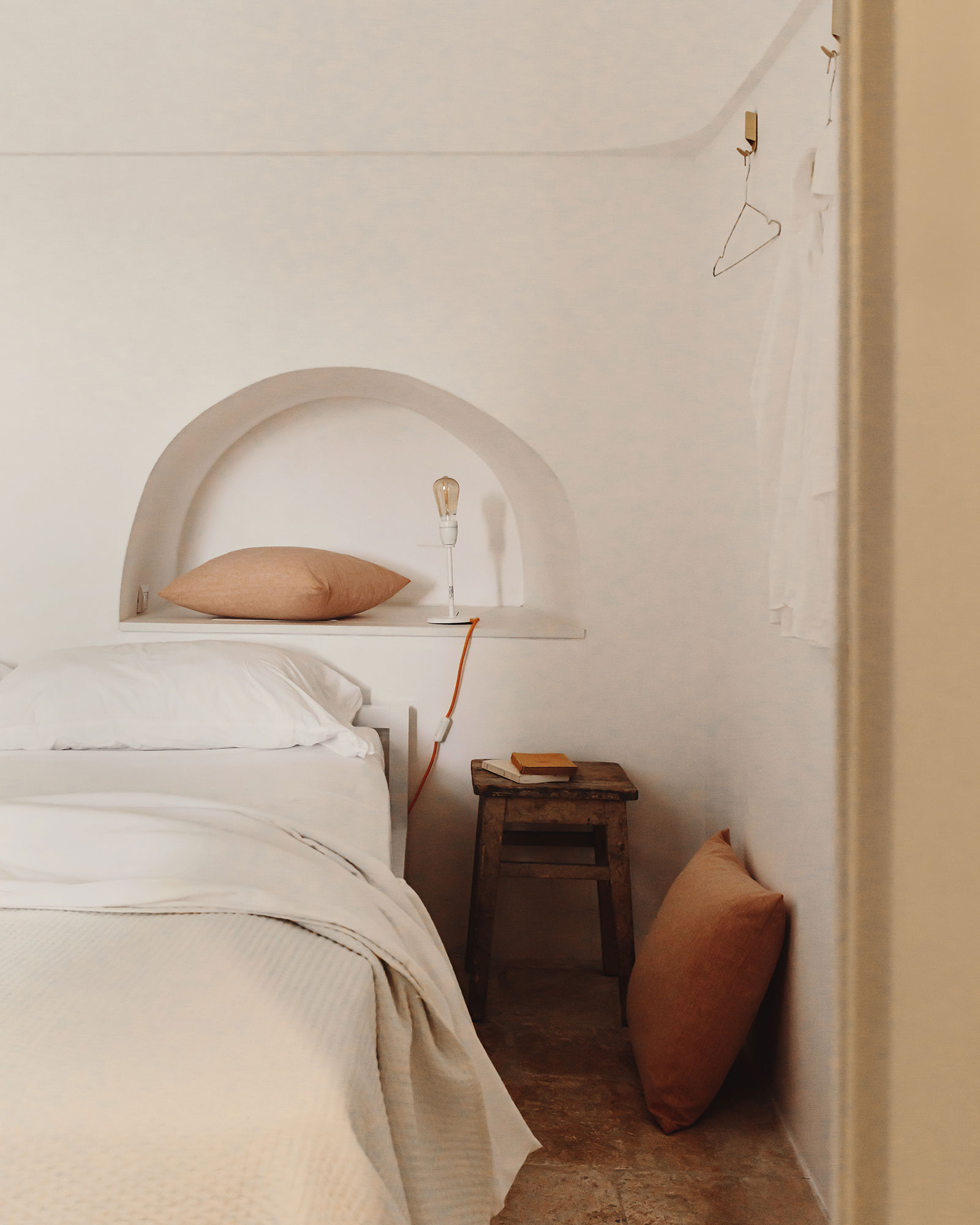 fasano-trullo_trullo_puglia-italy_interior-bed.jpg