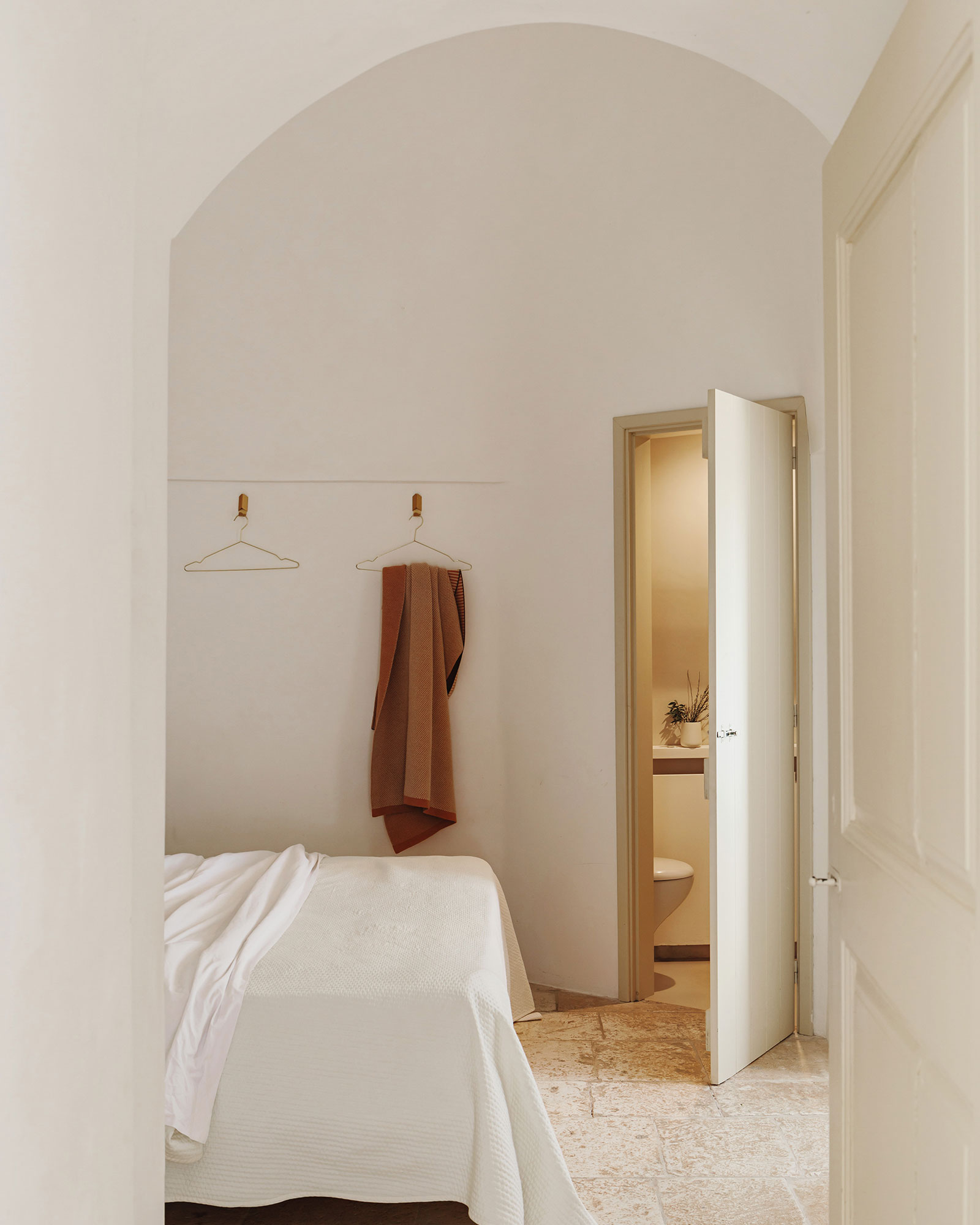 fasano-trullo_trullo_puglia-italy_interior-bedroom-space.jpg