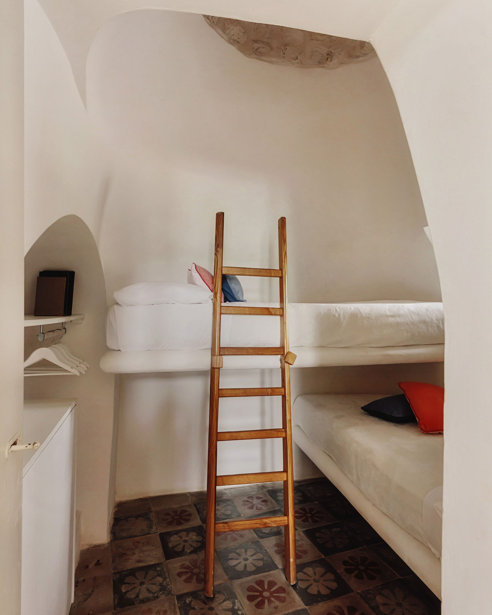 fasano-trullo_trullo_puglia-italy_interior-beds.jpg