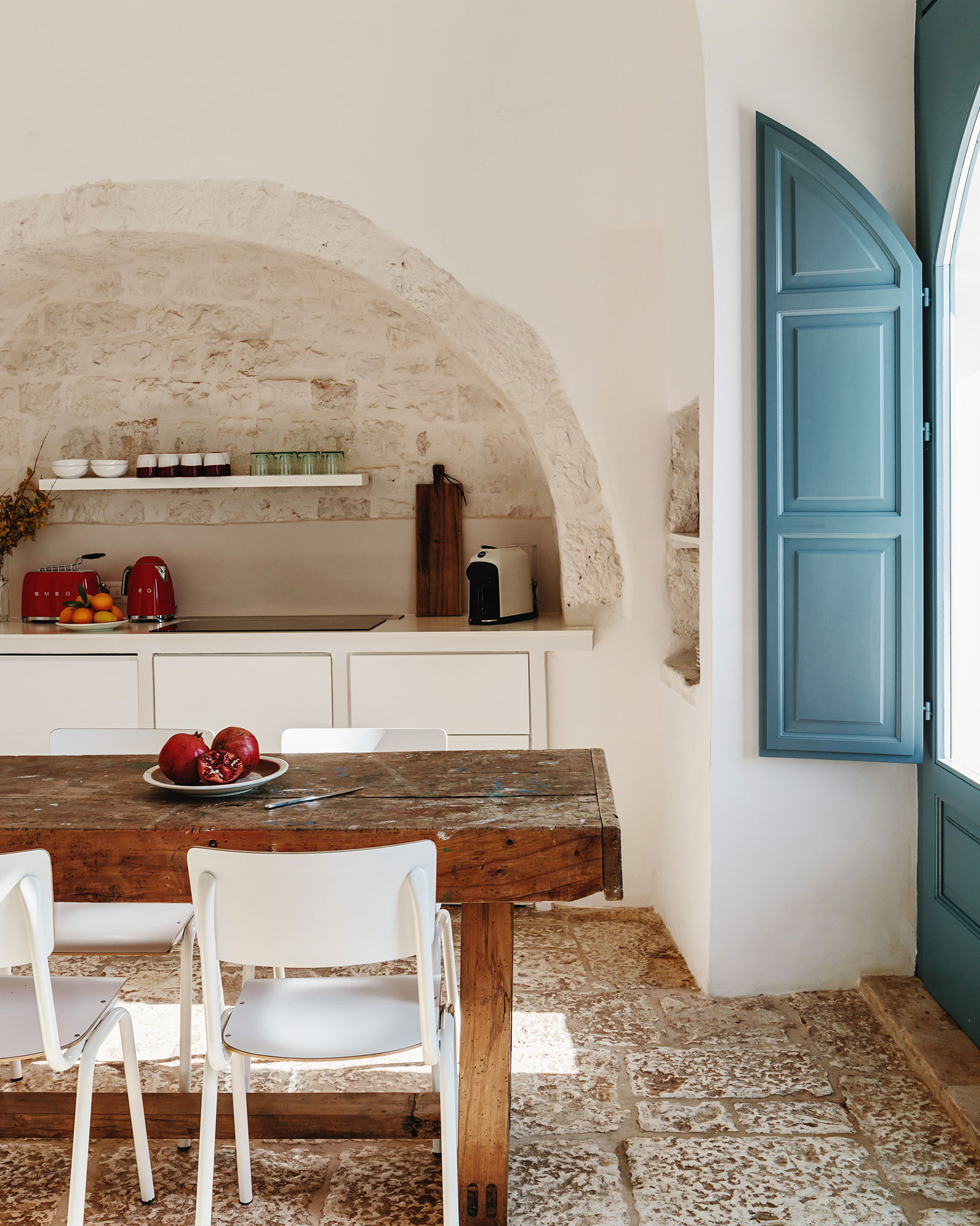 fasano-trullo_trullo_puglia-italy_interior-kitchen-space.jpg
