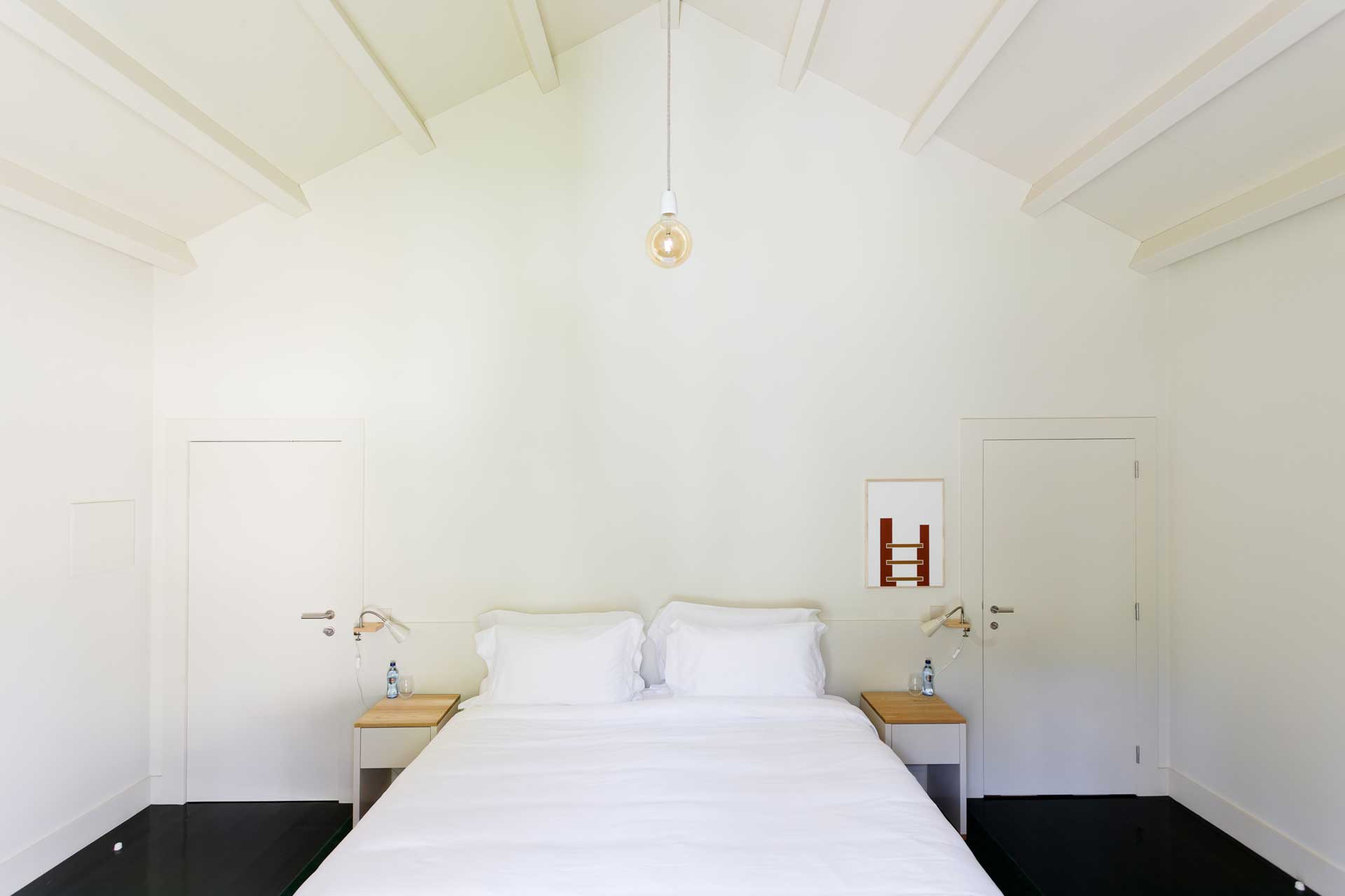 duas-portas-townhouse_smallhotel_porto-portugal_interior-bedroom.jpg