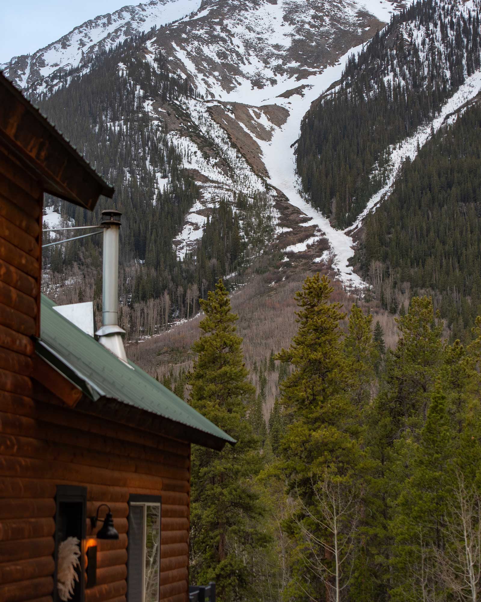 alpenglow-cabin_cabin_colorado-us_exterior-view-cabin.jpg