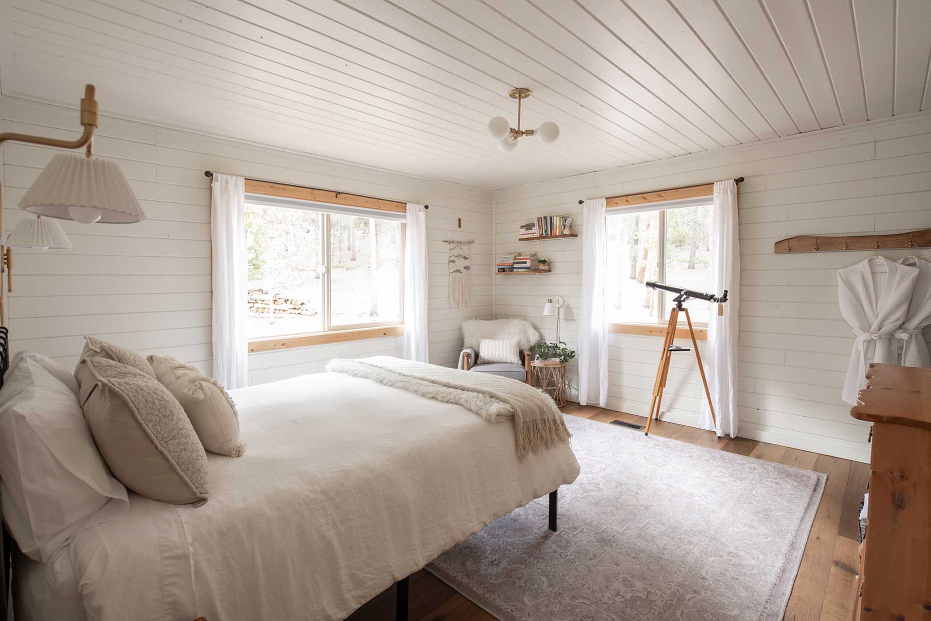 alpenglow-cabin_cabin_colorado-us_interior-bedroom.jpg