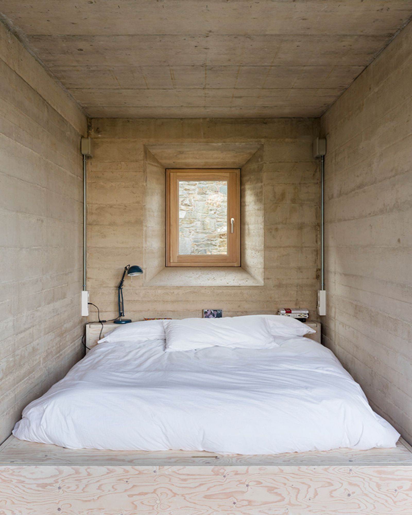 casa-1413_house_Catalonia-spain_interior-bed.jpg