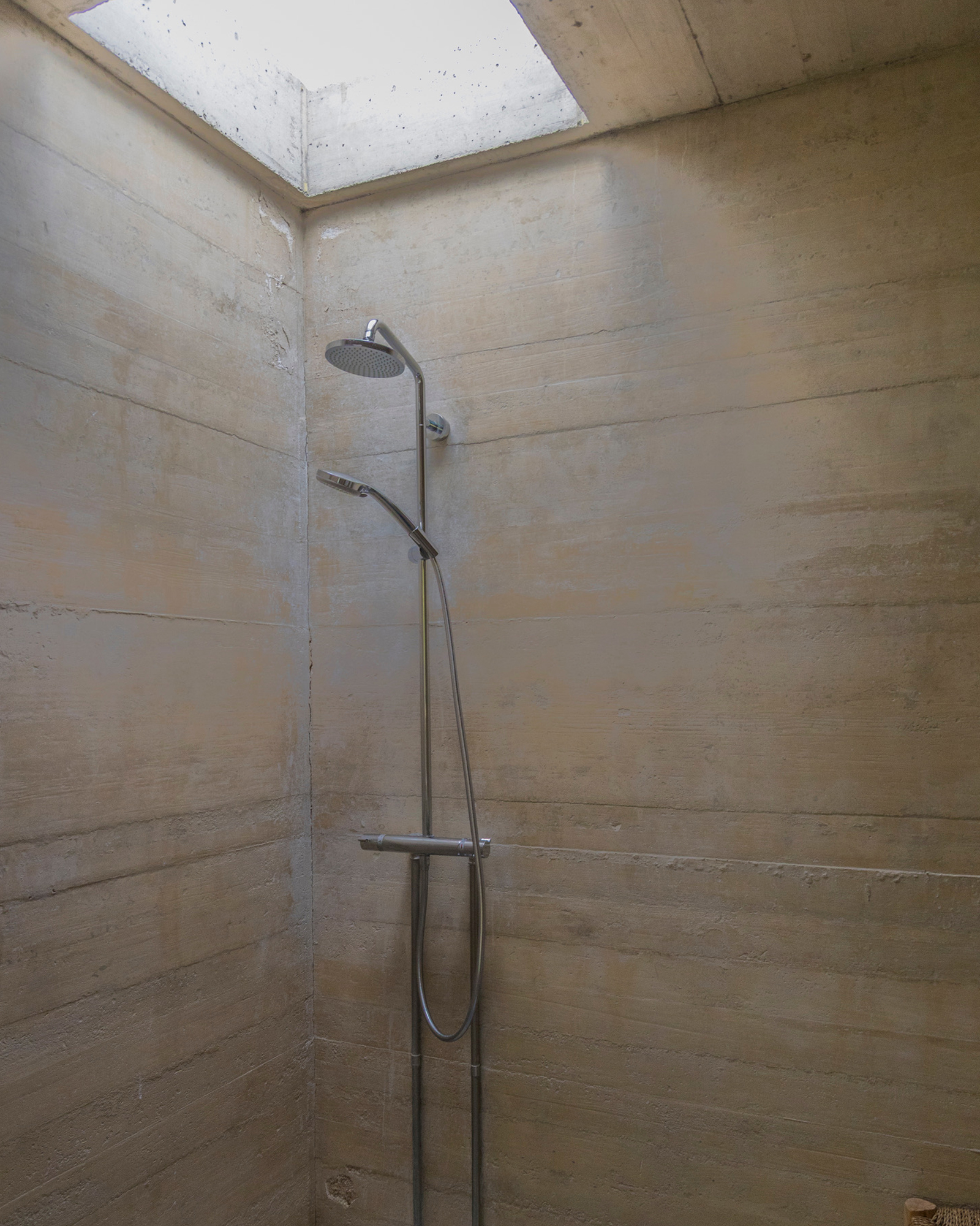 casa-1413_house_Catalonia-spain_interior-shower.jpg