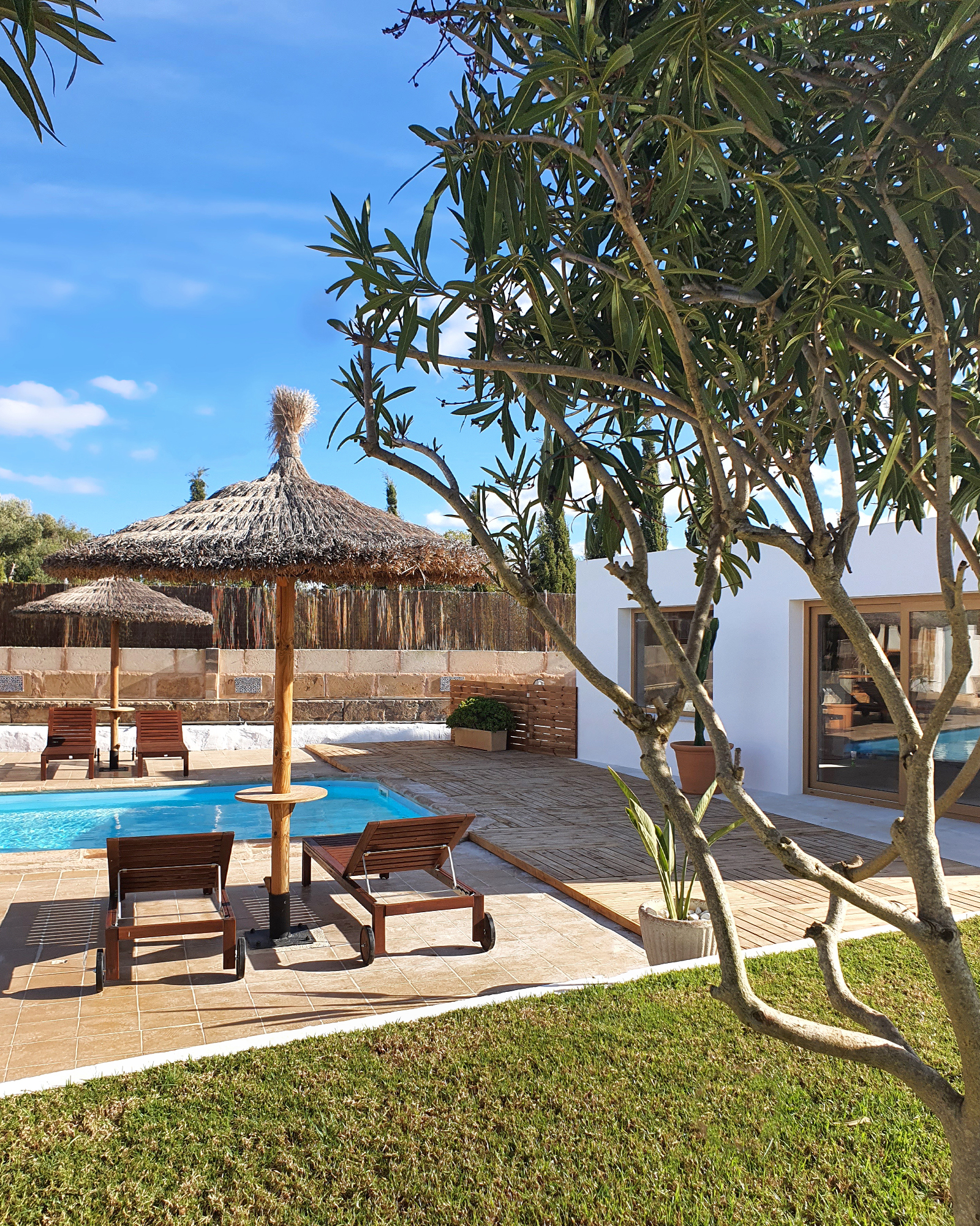 eco-finca-sa-becadeta_cottage_Balearic-Islands-spain_exterior-pool.jpg