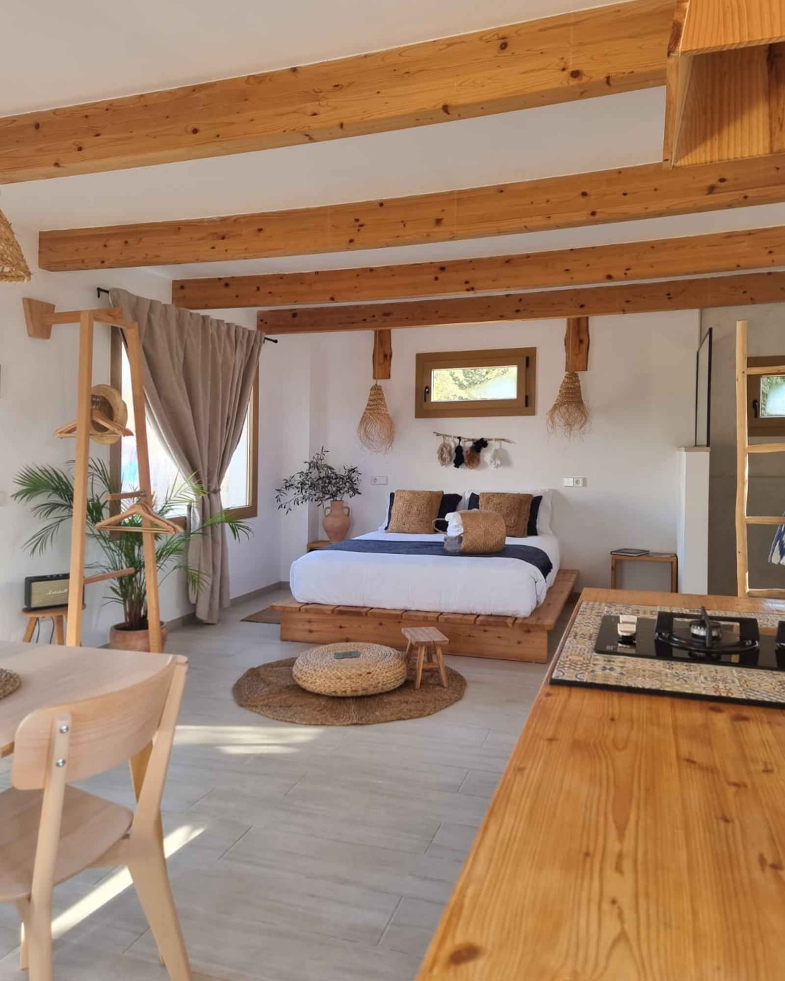 eco-finca-sa-becadeta_cottage_Balearic-Islands-spain_interior-bedroom.jpg