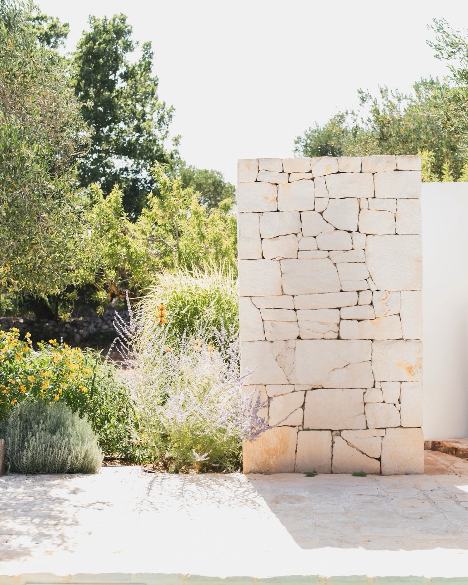 casa-boccadoro_farmhouse_puglia-italy_exterior-detail-wall.jpg
