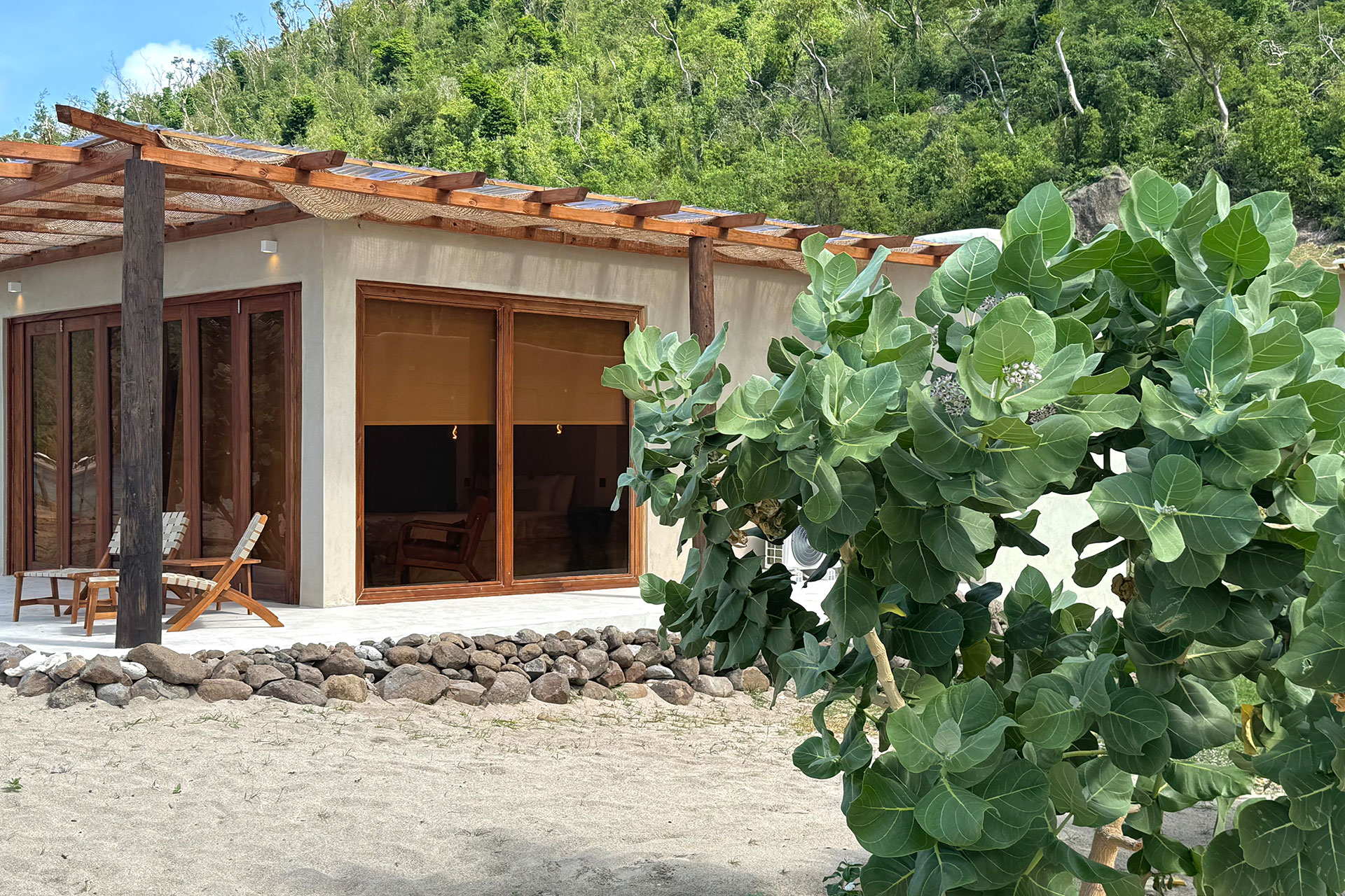 tenuta-chatham-bay_palapa_Union-Island-Saint-Vincent_exterior-facade.jpg