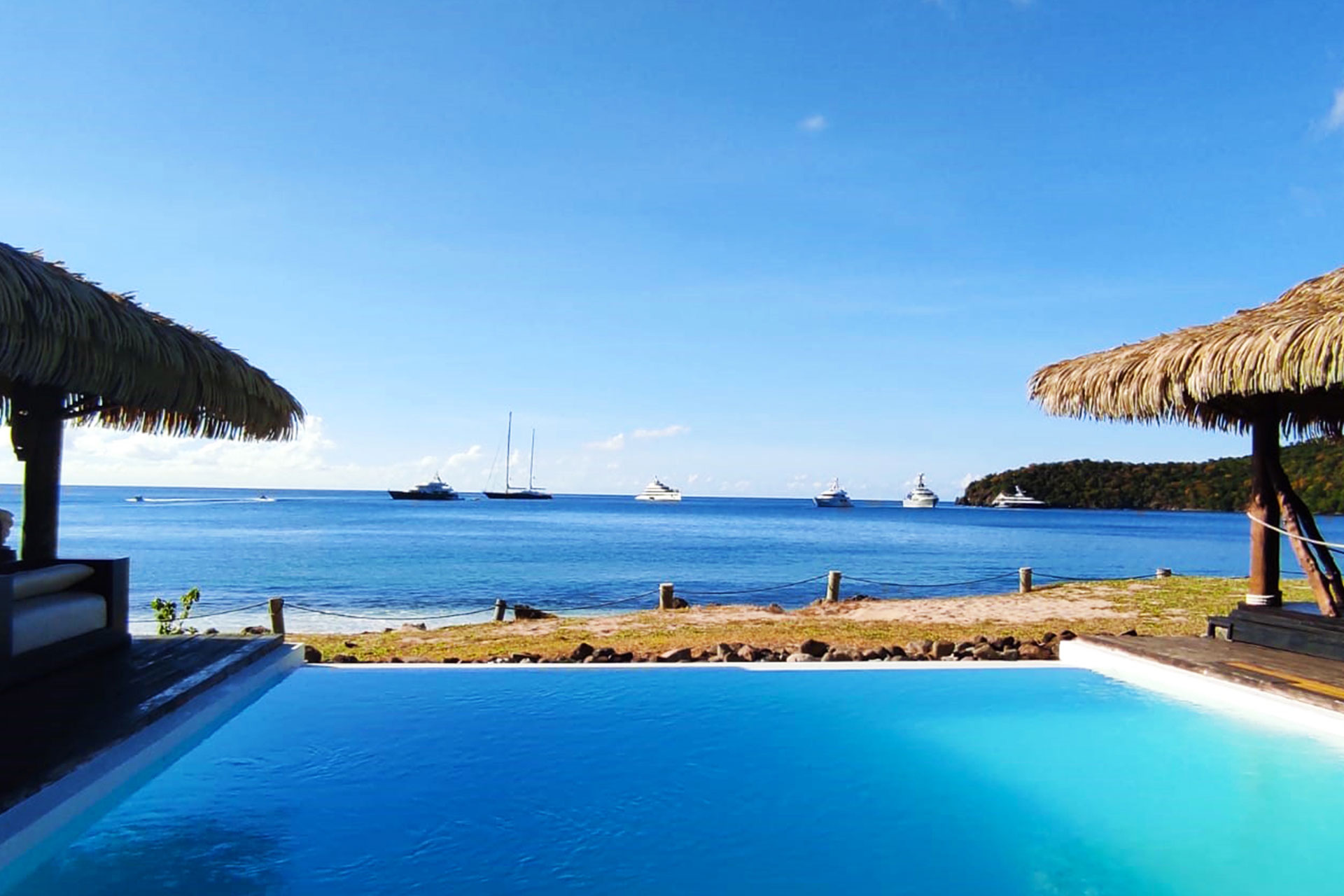 tenuta-chatham-bay_palapa_Union-Island-Saint-Vincent_exterior-pool.jpg