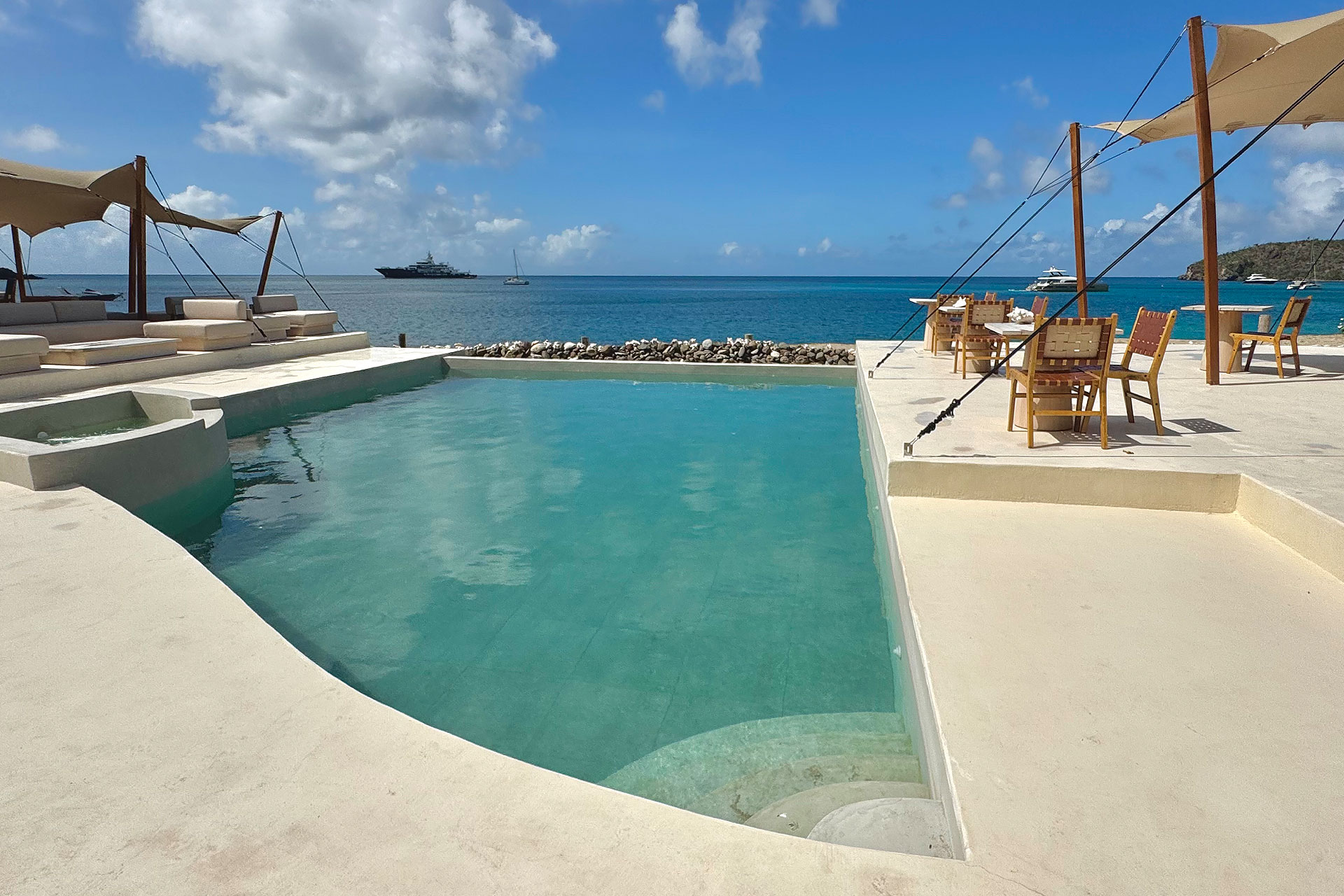 tenuta-chatham-bay_palapa_Union-Island-Saint-Vincent_exterior-pool-view.jpg
