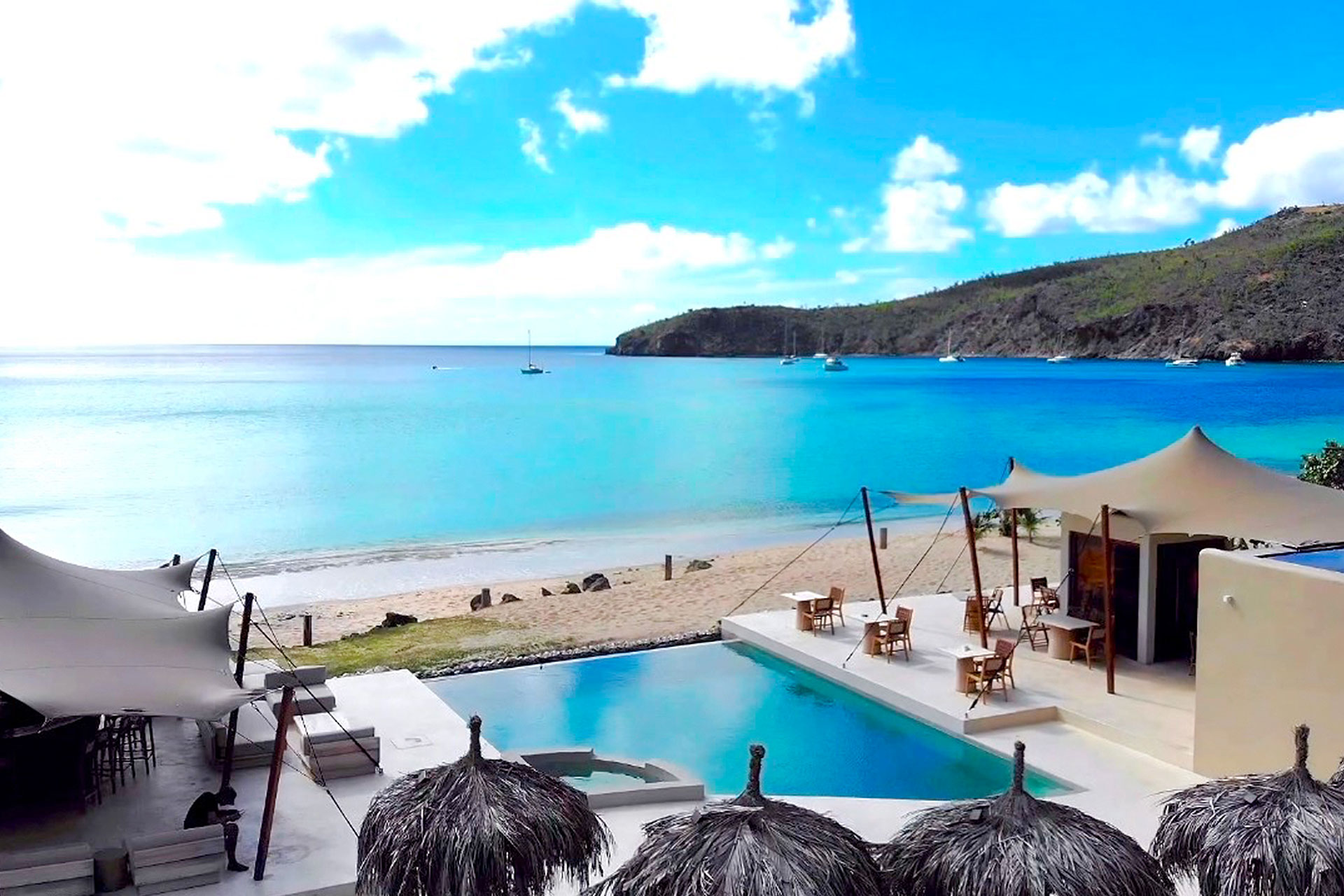 tenuta-chatham-bay_palapa_Union-Island-Saint-Vincent_exterior-view-pool.jpg