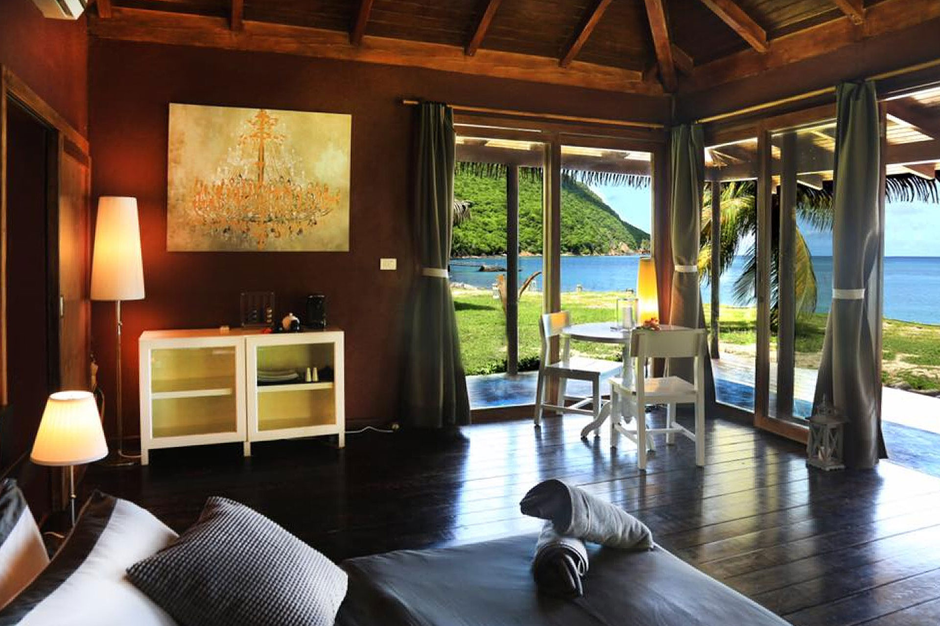tenuta-chatham-bay_palapa_Union-Island-Saint-Vincent_interior.jpg