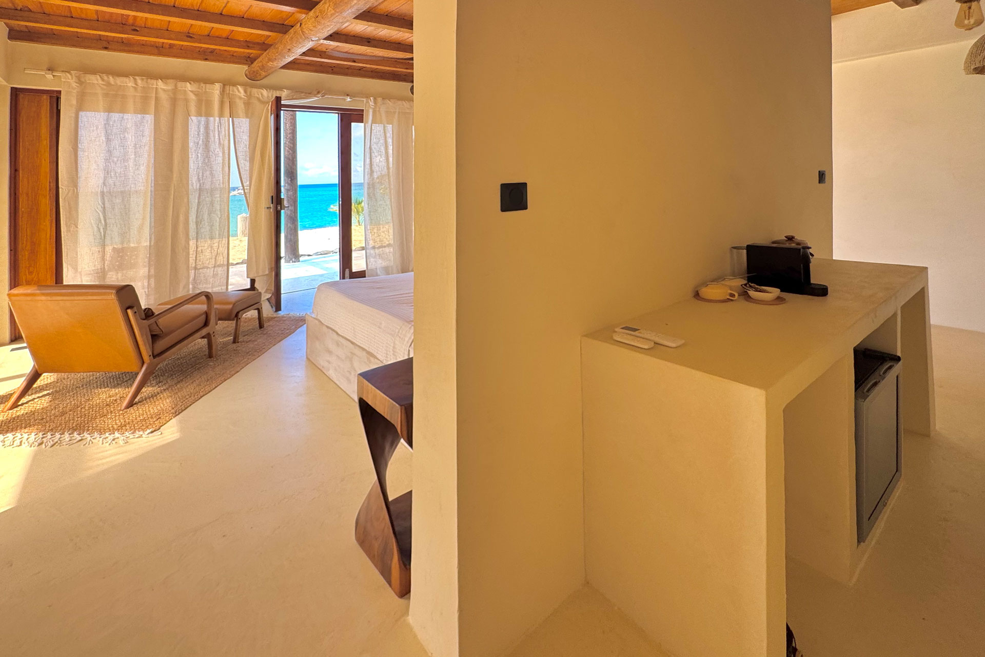 tenuta-chatham-bay_palapa_Union-Island-Saint-Vincent_interior-bed-room-space.jpg