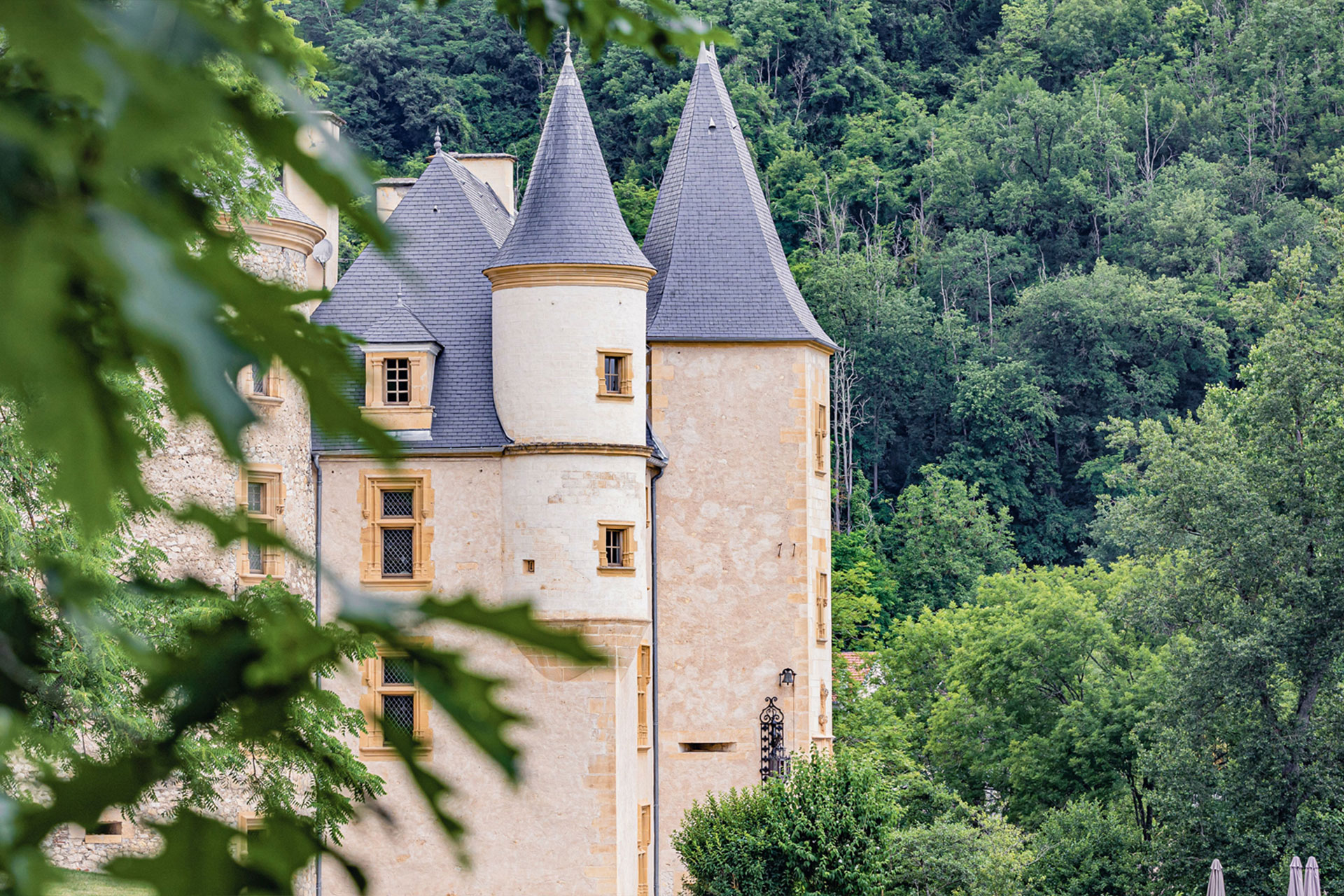 chateau-de-saint-martory_castle_Occitanie-france_exterior-detail.jpg