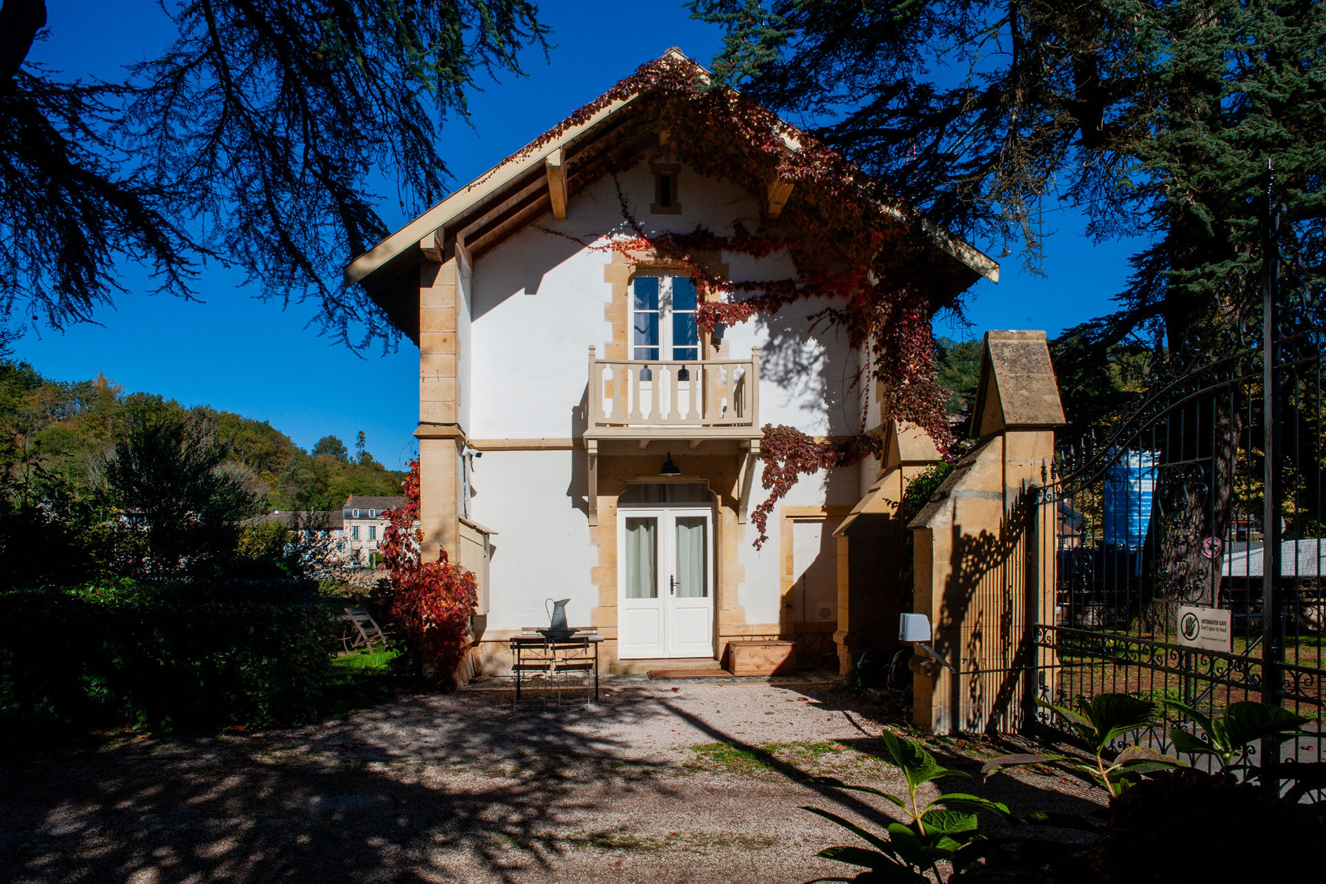 chateau-de-saint-martory_castle_Occitanie-france_exterior-house.jpg