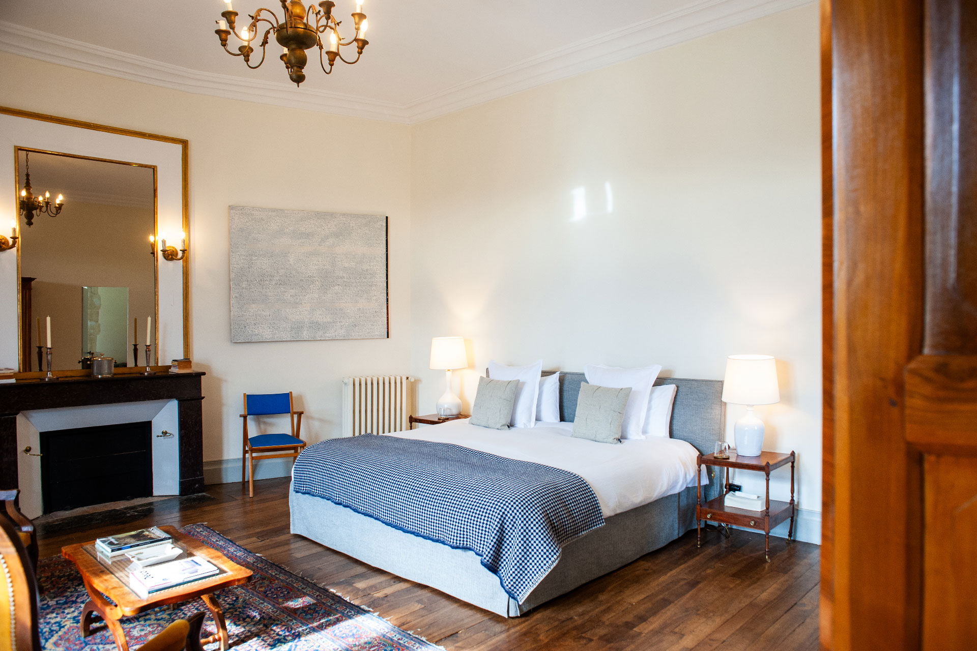 chateau-de-saint-martory_castle_Occitanie-france_interior-bed.jpg