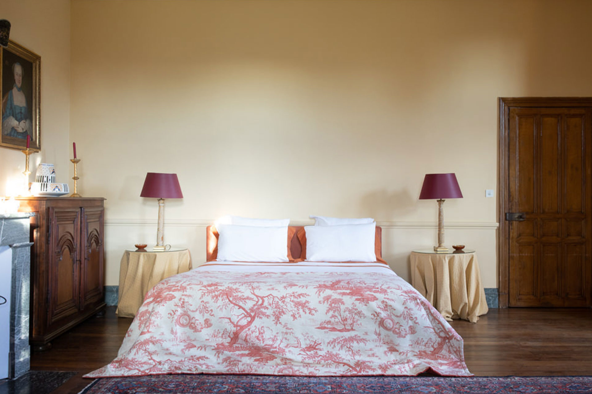 chateau-de-saint-martory_castle_Occitanie-france_interior-bedroom.jpg