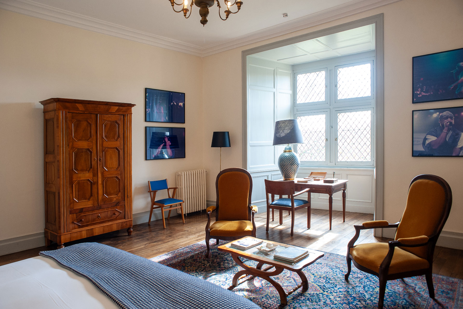 chateau-de-saint-martory_castle_Occitanie-france_interior-bedroom-window.jpg