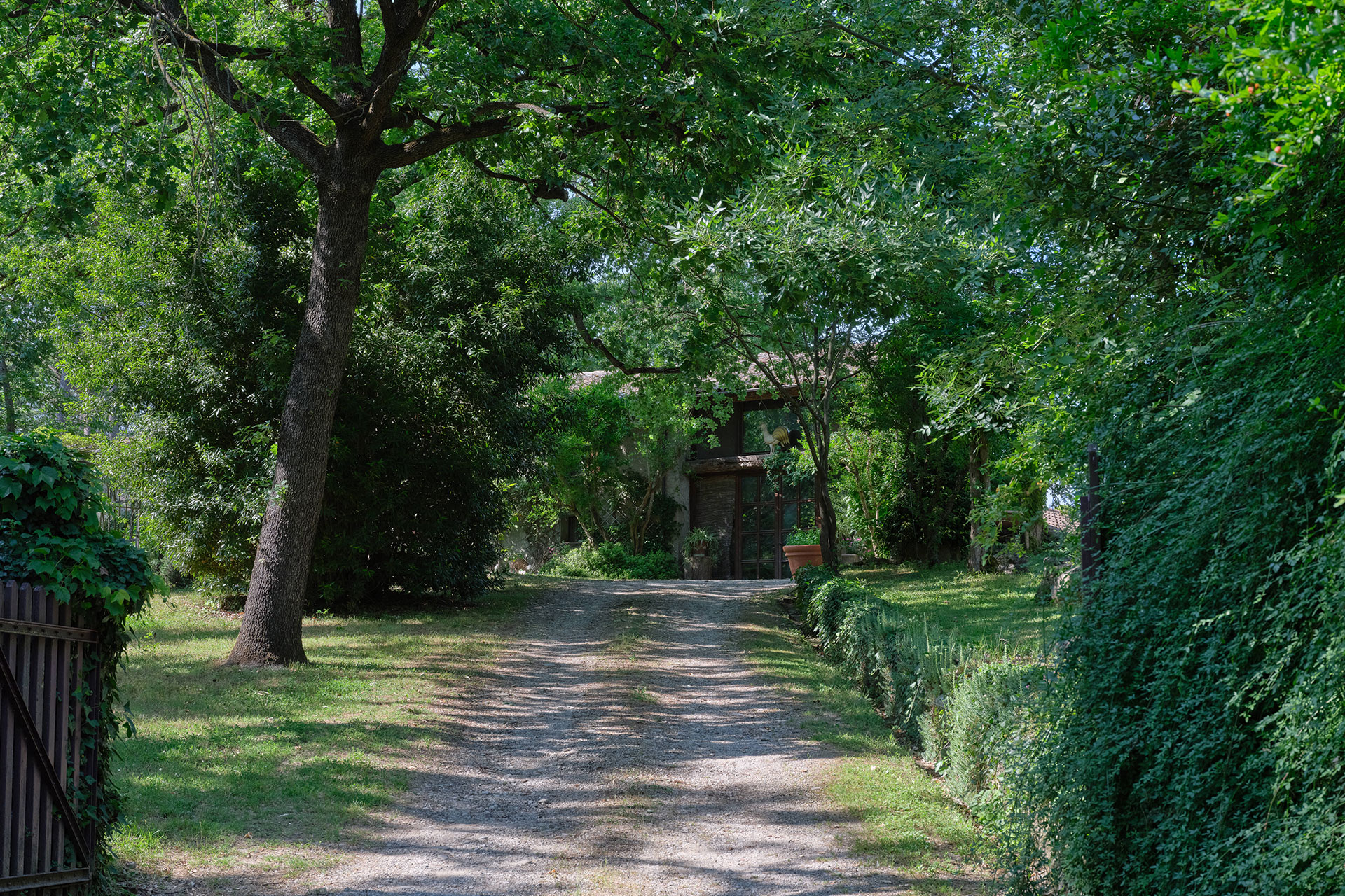 ospedaletto-57_estate_Emilia-Romagna-italy_exterior-entrance-design.jpg