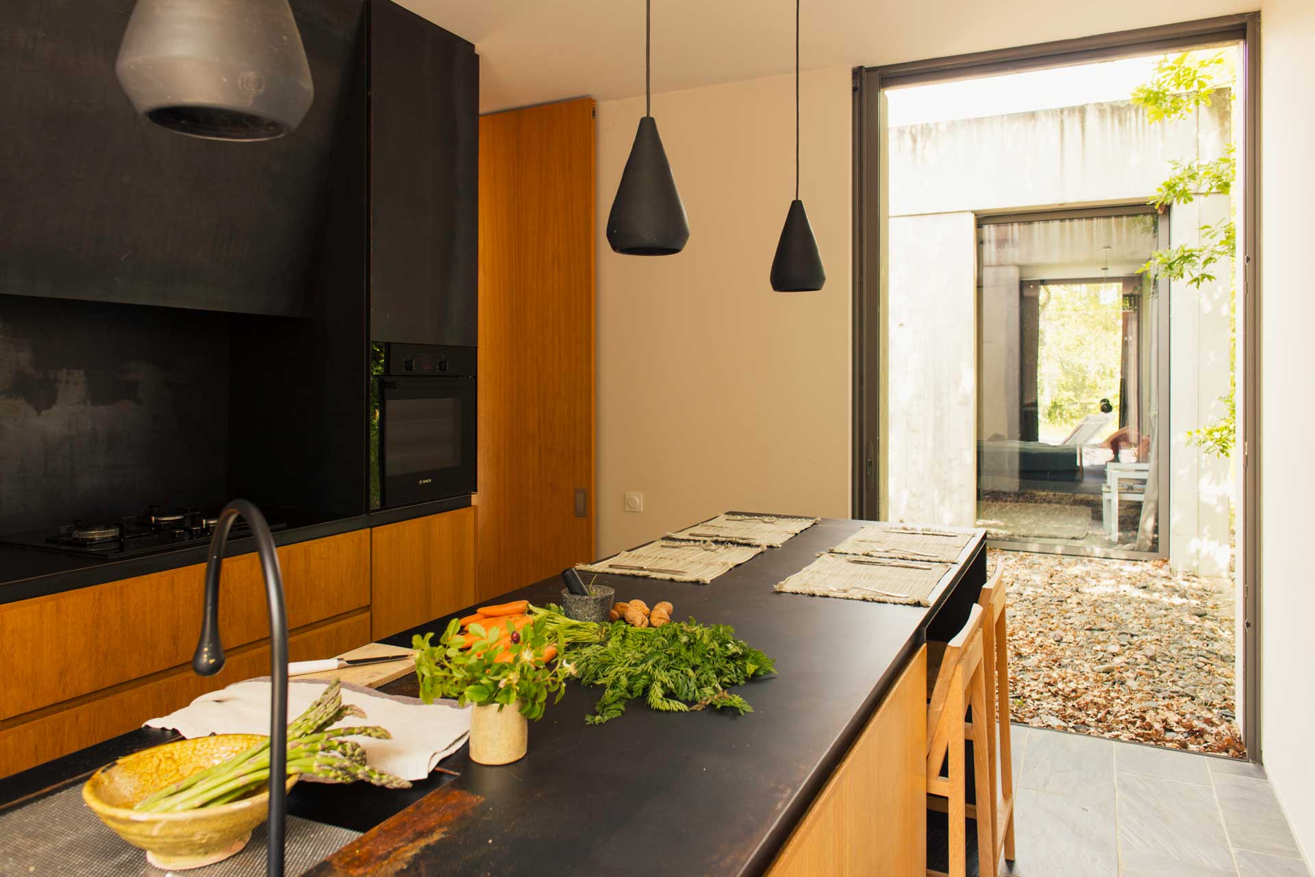 la-maison-h_villa_occitanie-france_interior-kitchen-desing.jpg