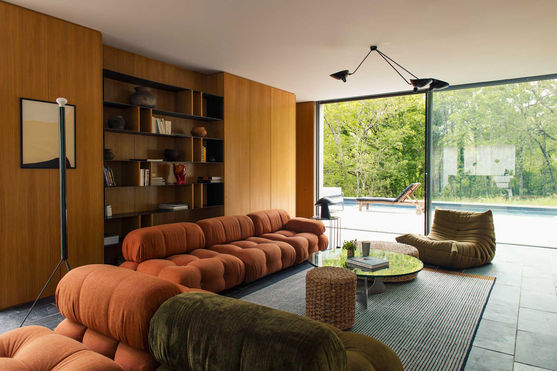 la-maison-h_villa_occitanie-france_interior-living-room-view.jpg