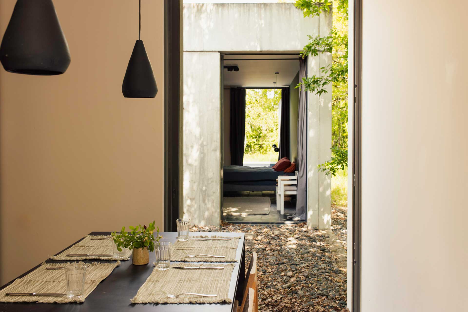 la-maison-h_villa_occitanie-france_interior-table-detail-design.jpg