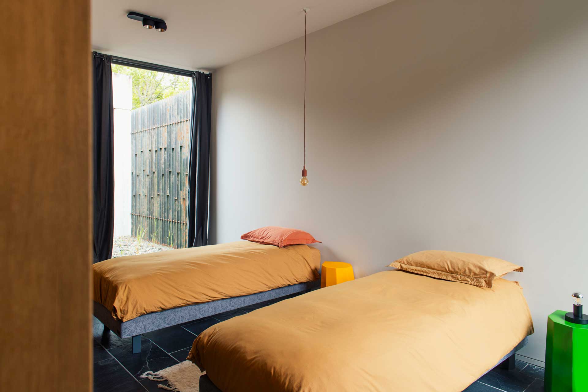 la-maison-h_villa_occitanie-france_interior-two-beds.jpg
