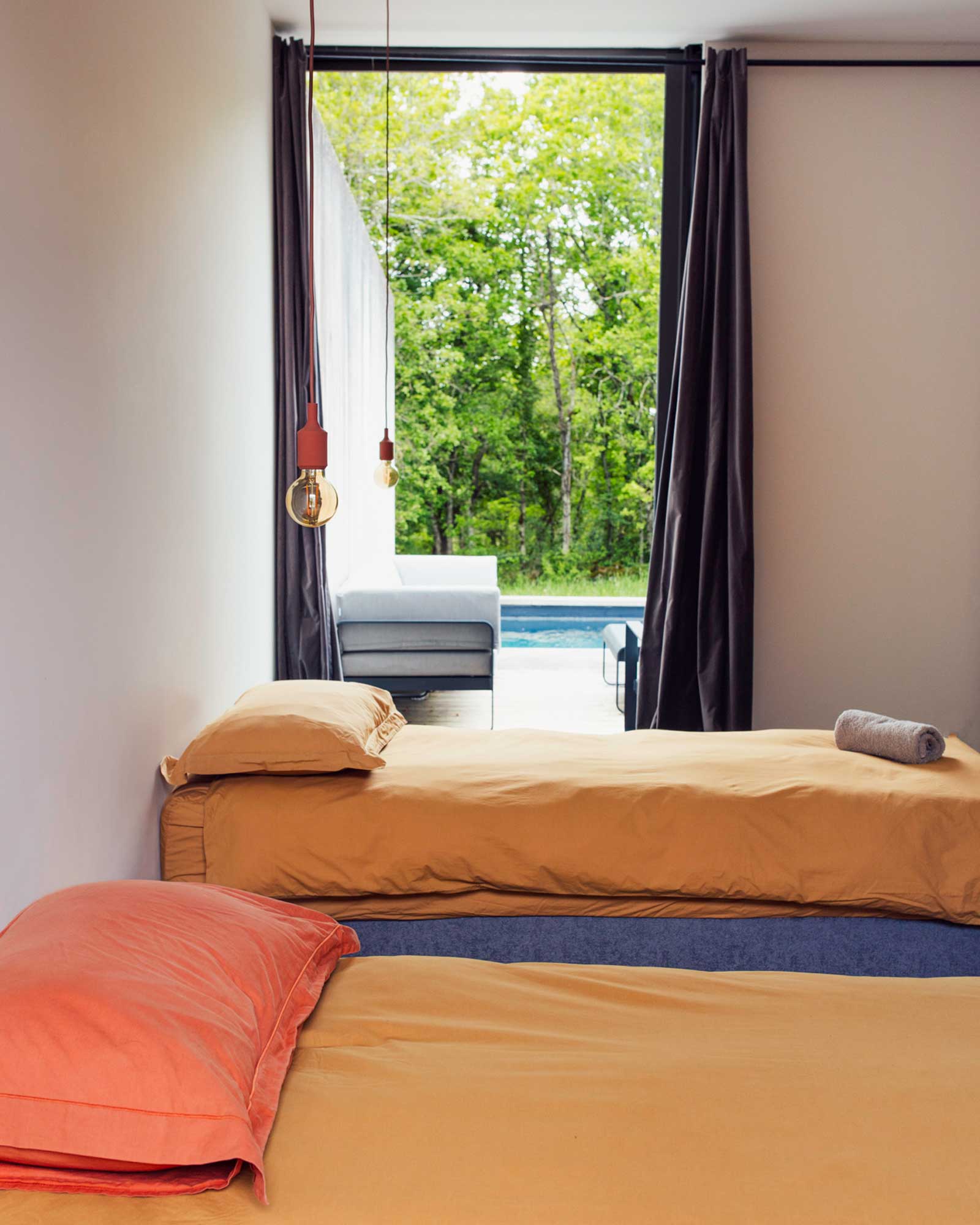la-maison-h_villa_occitanie-france_interior-twobeds.jpg