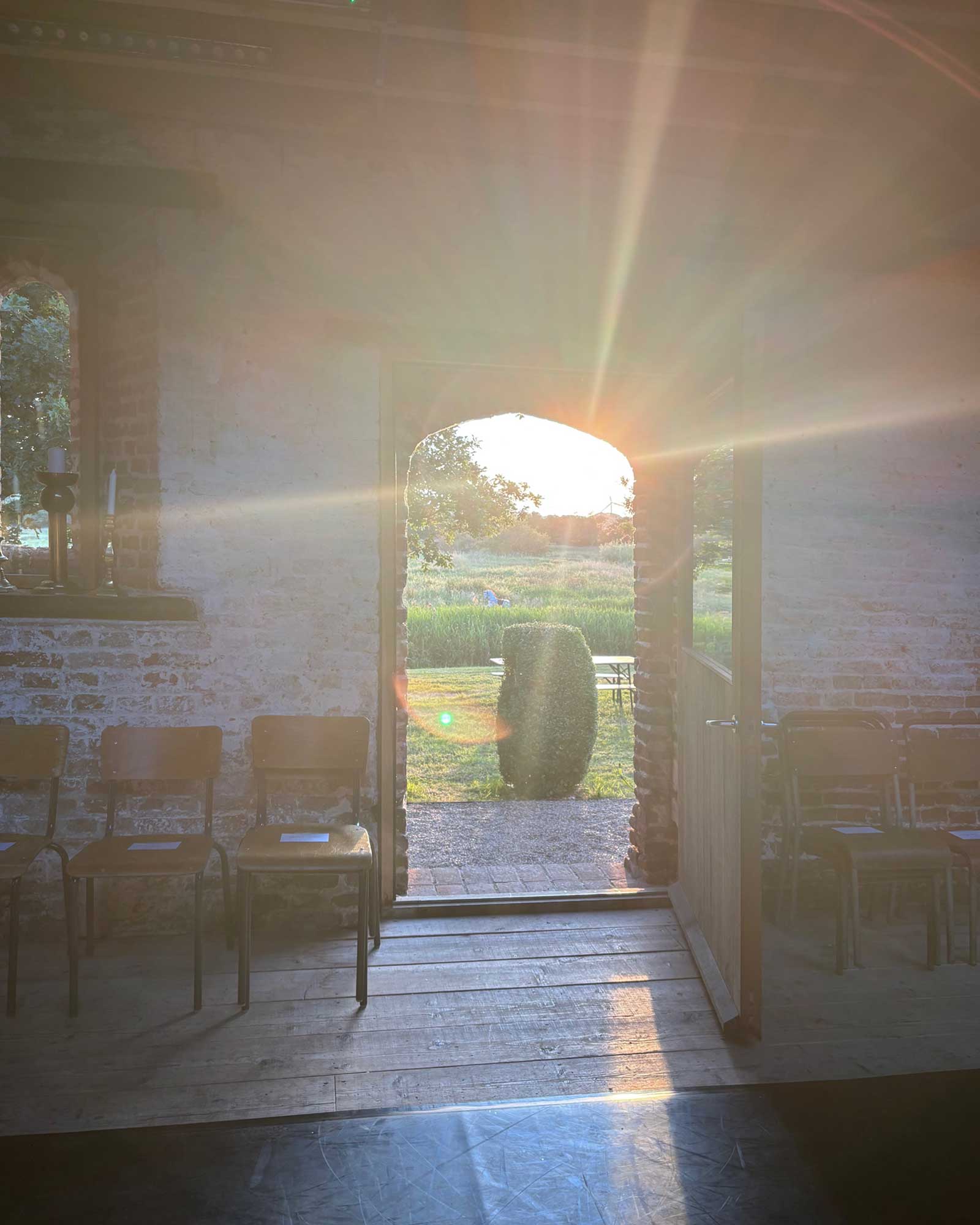 priory-grounds_estate_suffolk-england-uk_interior-sun.jpg