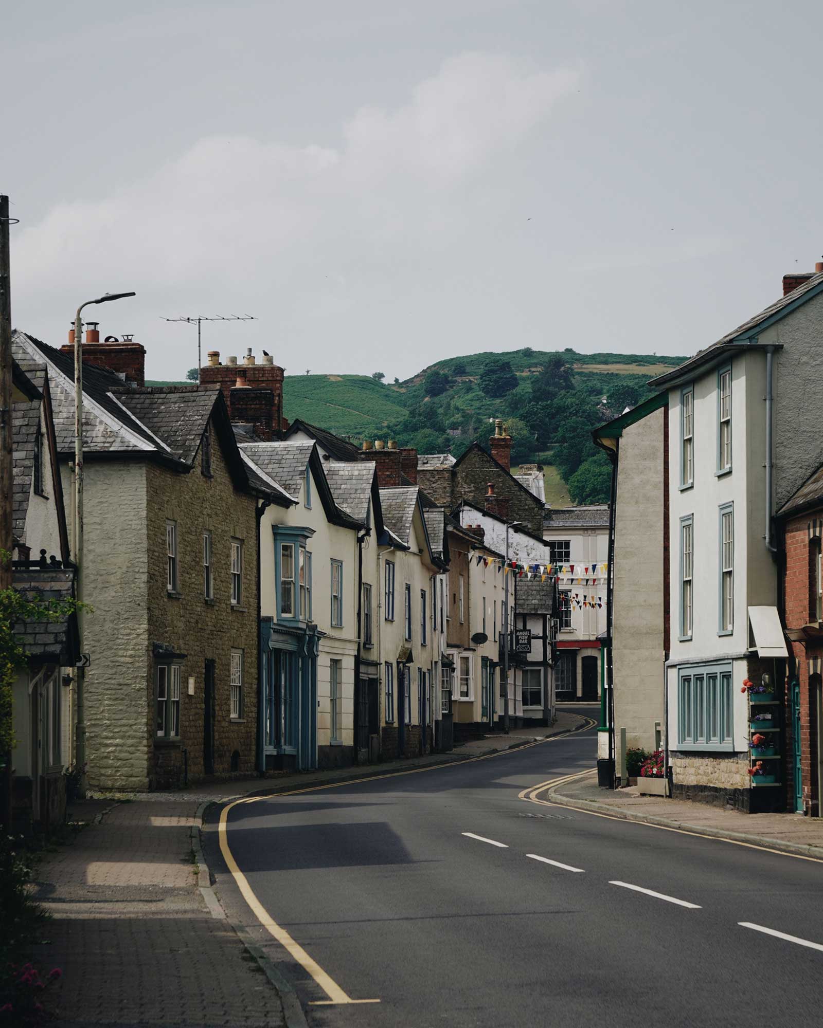 hergest-lee_cabin_wales-united-kingdom_exterior-street.jpg