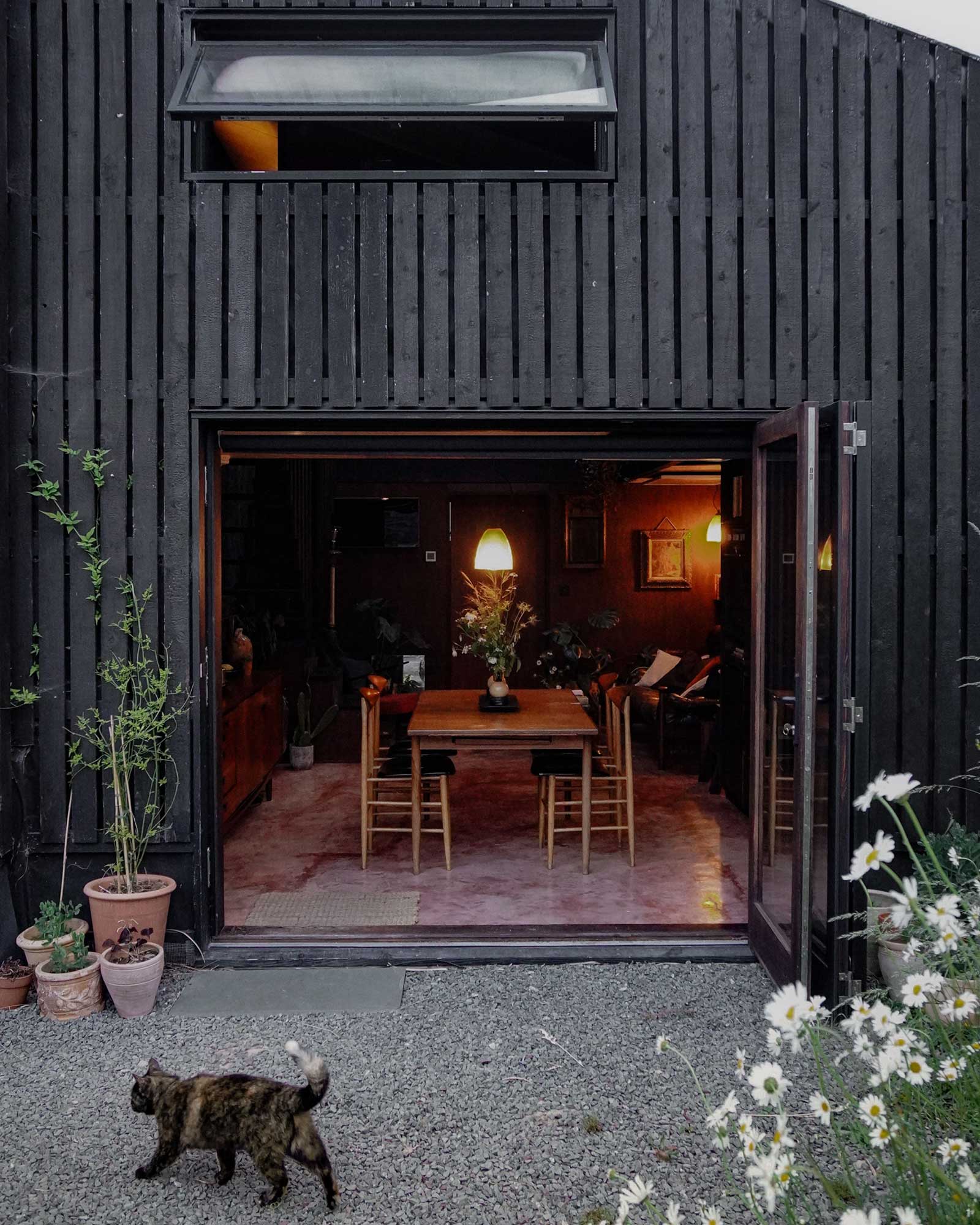 hergest-lee_cabin_wales-united-kingdom_lean-to-exterior-design.jpg