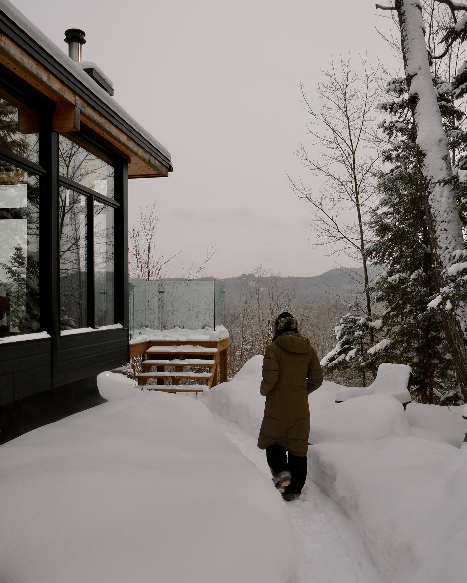 hintercabin-x_cabin_quebec-canada_exterior-winter-design.jpg