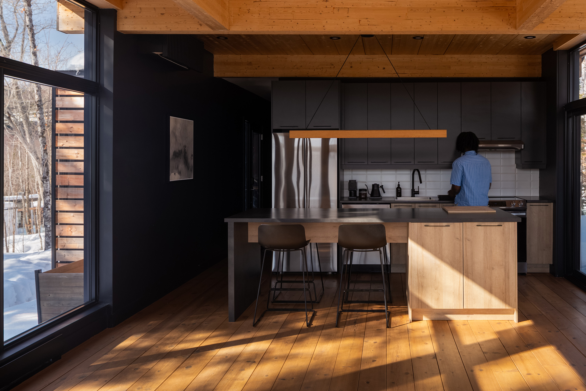 hintercabin-x_cabin_quebec-canada_interior-kitchen.jpg