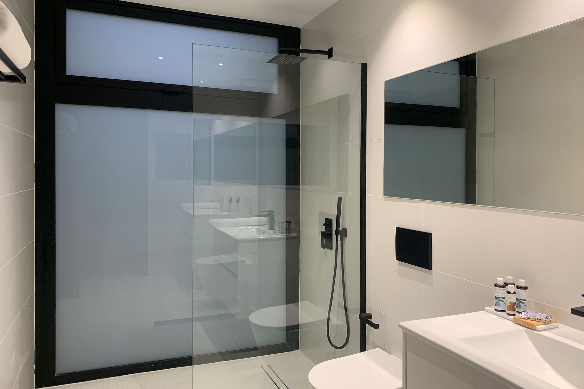 the-aiora-concept_villa_Paphos-cyprus_interior-bathroom.jpg