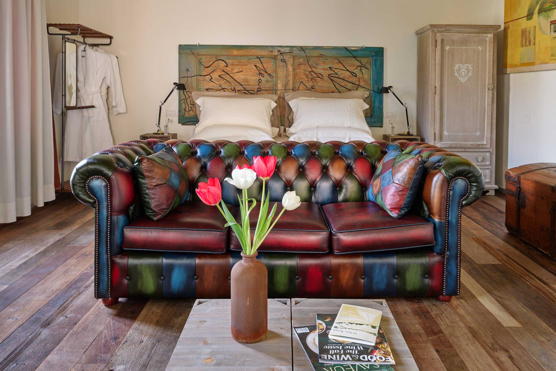montalcino-townhouse_townhouse_montalcino-italy_interior-bedroom-design.jpg