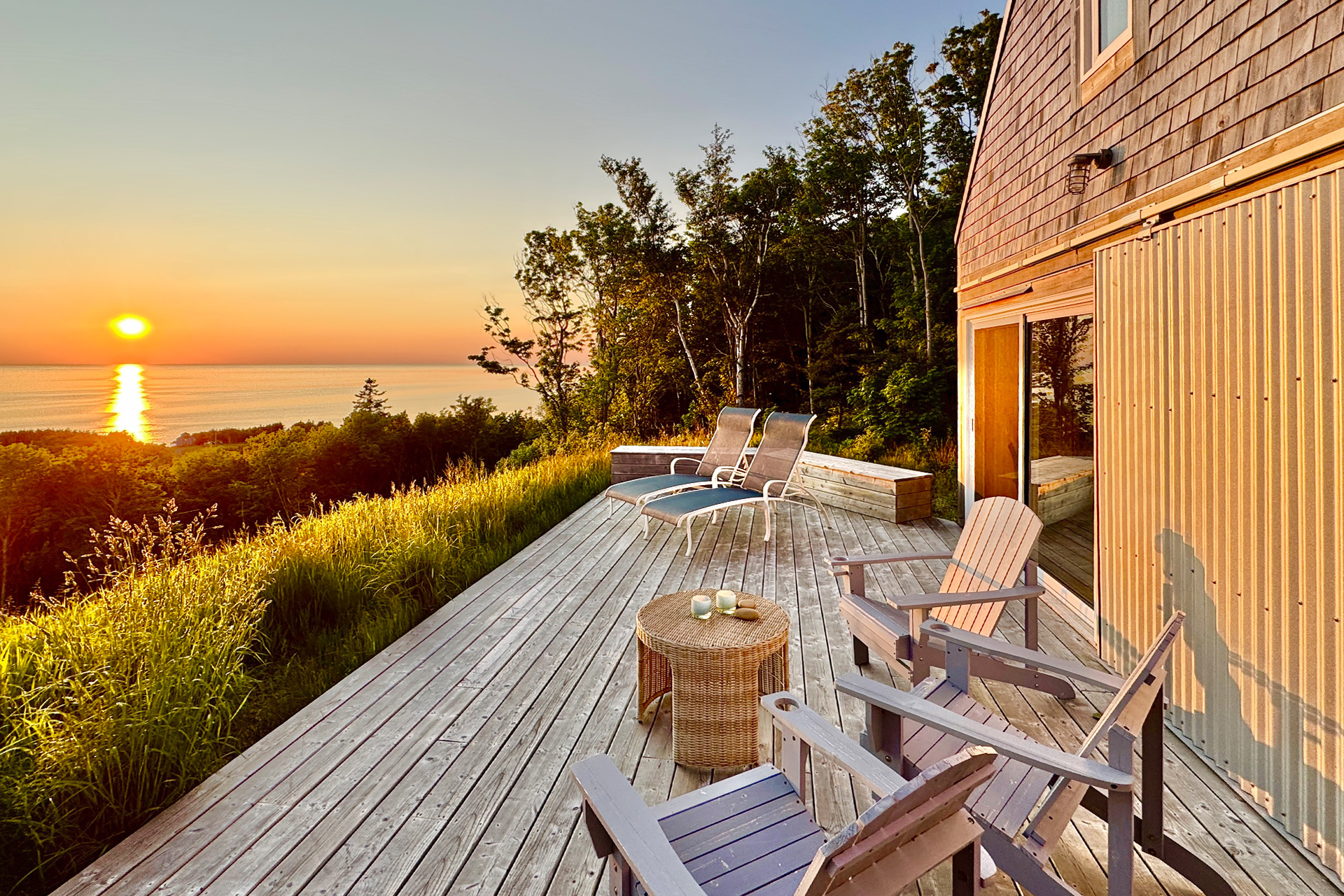 twobysea-cottage_cottage_Nova-Scotia-canada_exterior-sunset.jpg