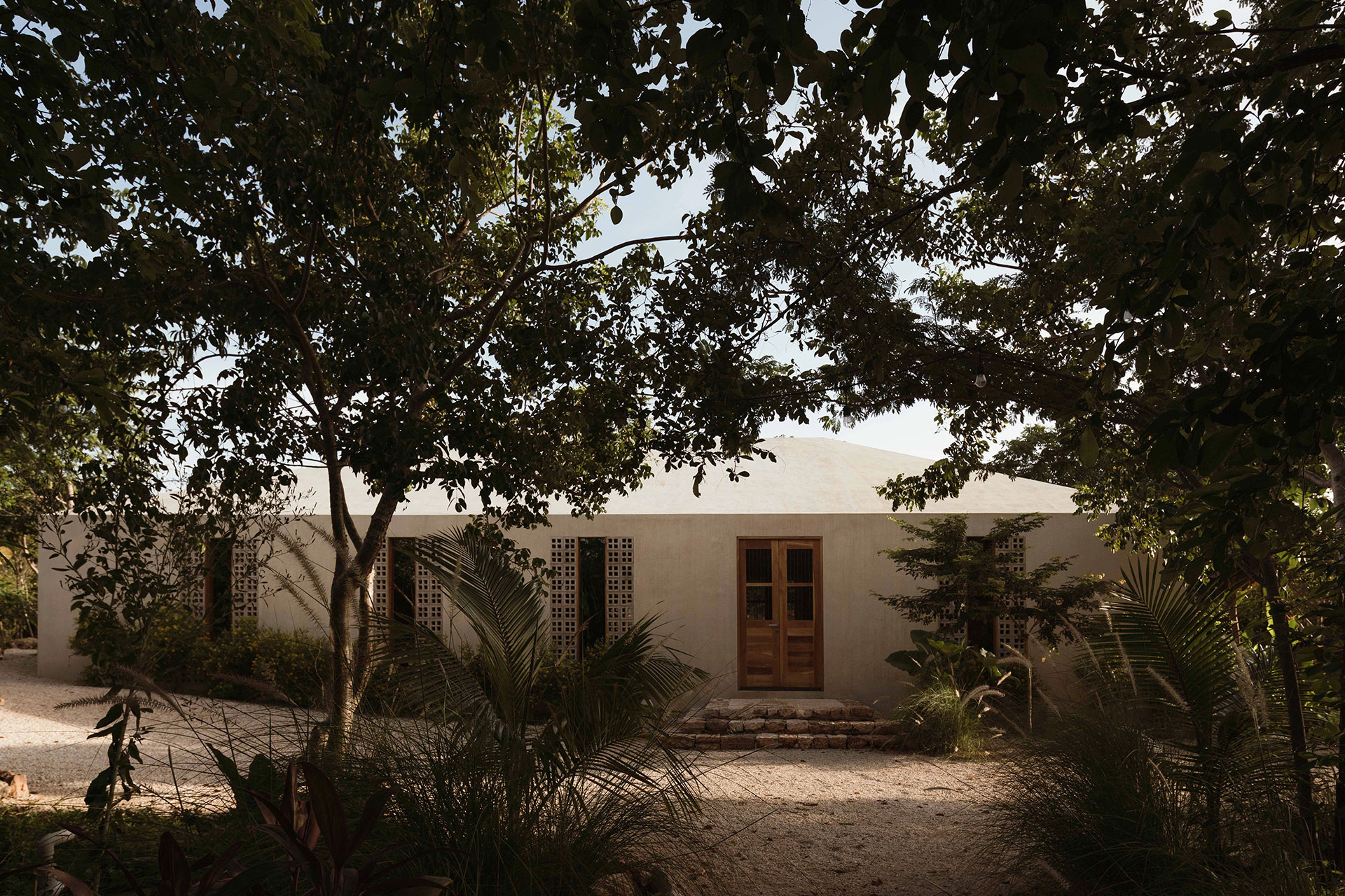 galopina-casa-silvestre_villa_yucatan-mexico_exterior-design.jpg