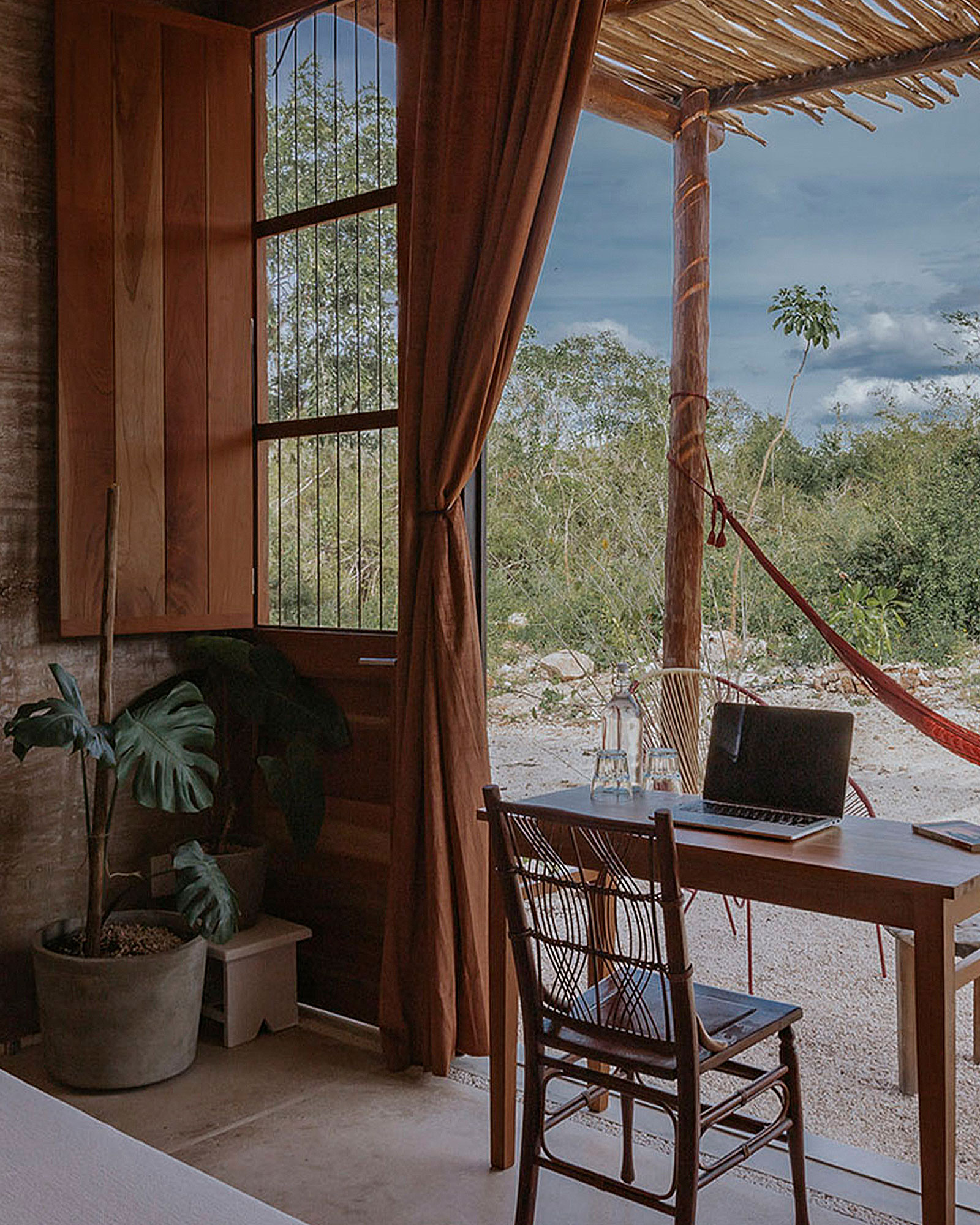 galopina-casa-silvestre_villa_yucatan-mexico_interior-jabin-desk.jpg