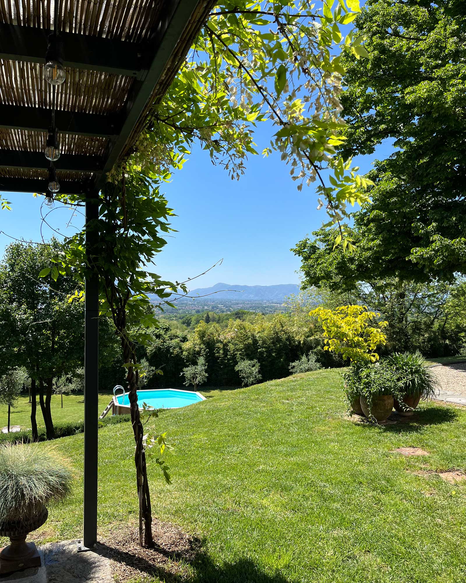 villa-carnicelli_estate_tuscany-italy_exterior-garden.jpg