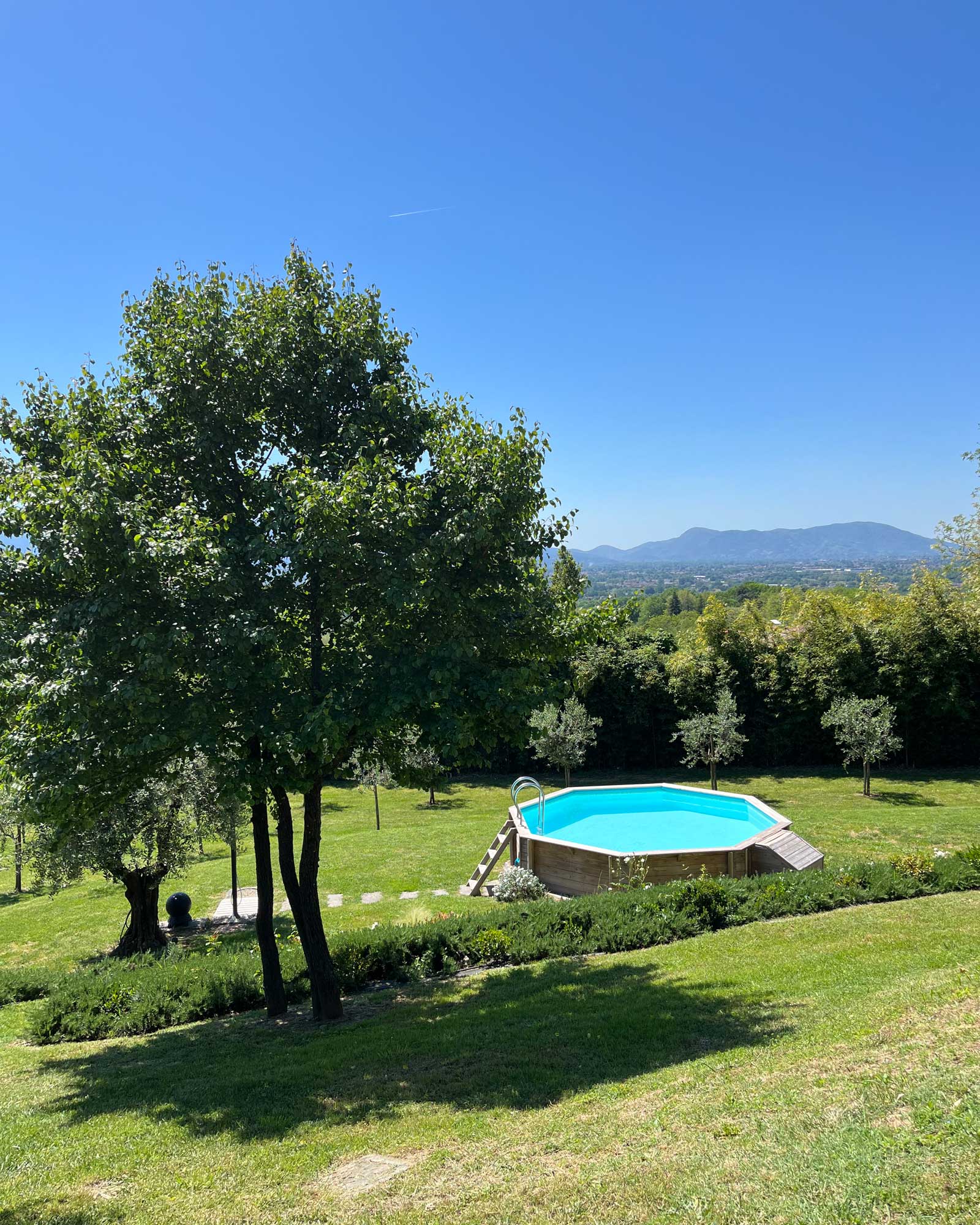 villa-carnicelli_estate_tuscany-italy_exterior-pool.jpg