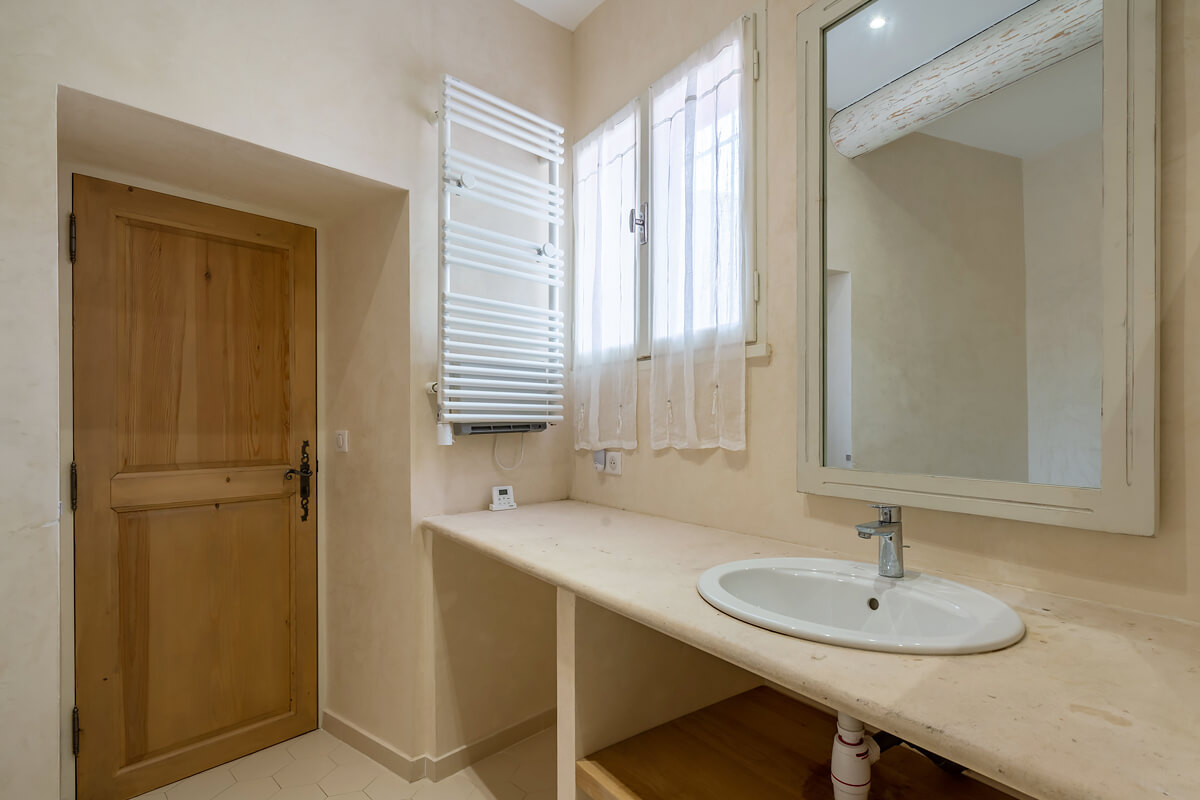 8ed3cdac234a47a763a651574096e3baff43263e.jpg