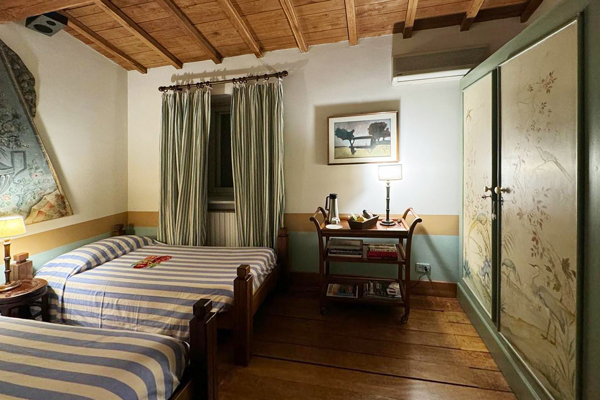 villa-tirrena_estate_lazio-italy_interior-bed-room-space.jpg