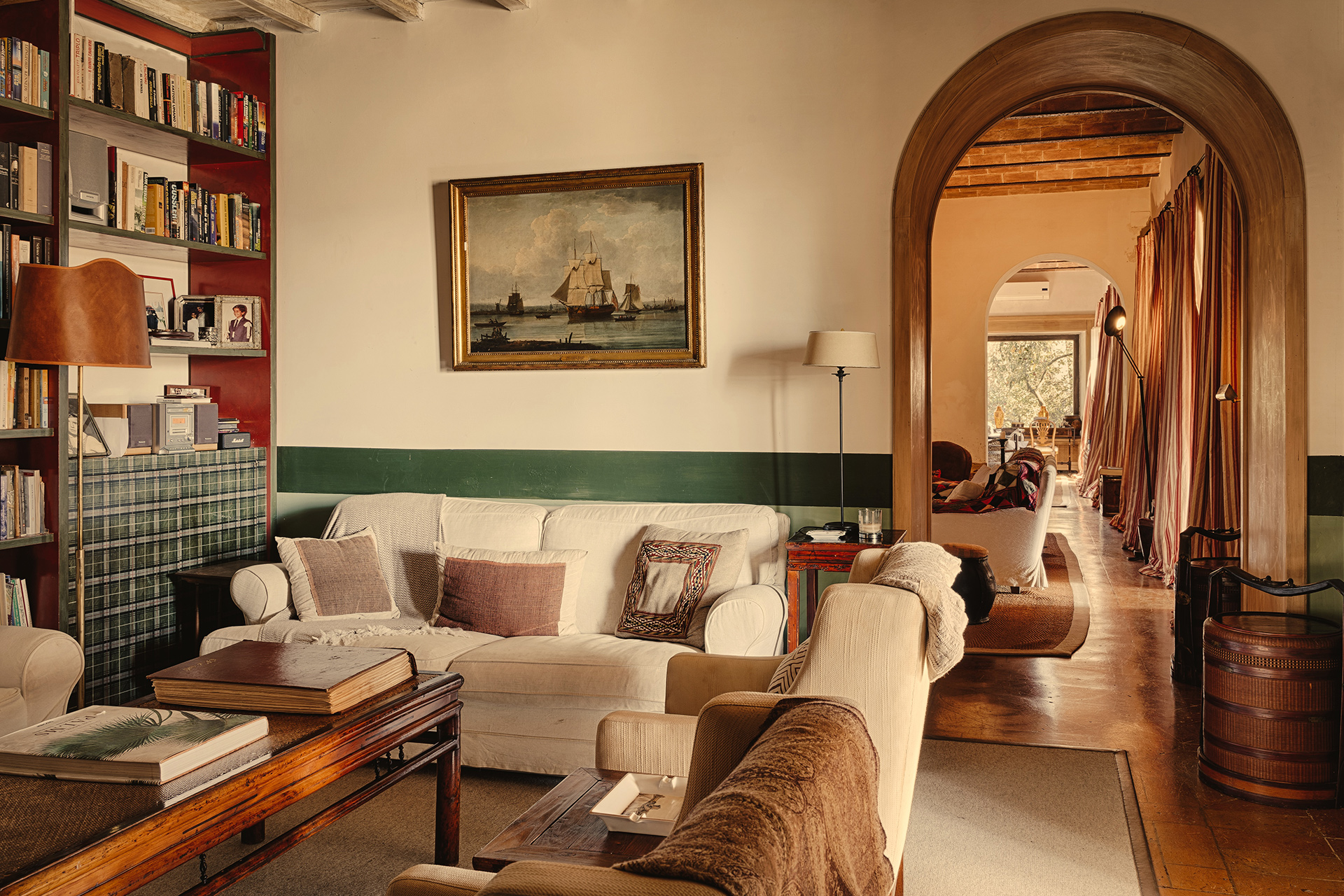 villa-tirrena_estate_lazio-italy_interior-living.jpg