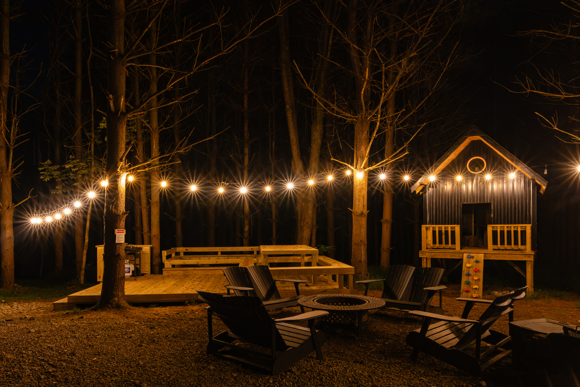carpenters-cabin_cabin_ohio-usa_exterior-night.jpg