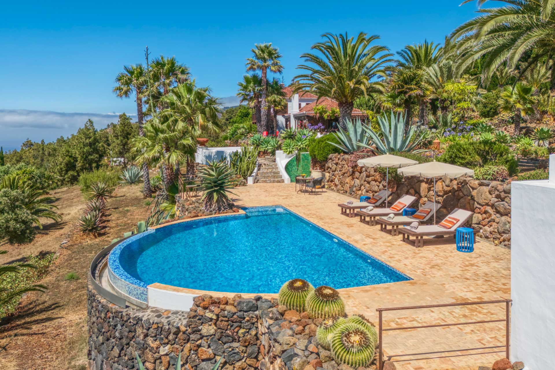 villa-botanico_estate_canarias-spain_exterior-pool.jpg